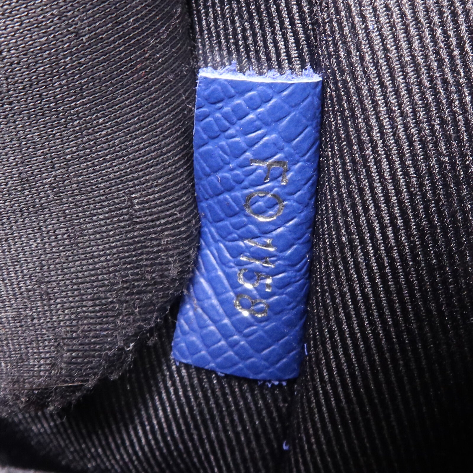 LOUIS VUITTON Taiga/Monogram Outdoor Messenger銀扣肩背袋