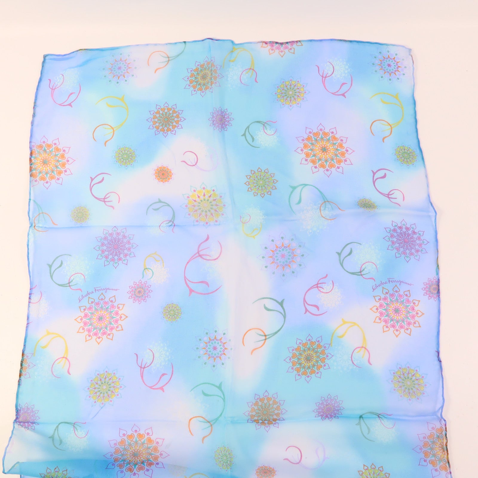 Salvatore Ferragamo 絲質Scarf絲巾