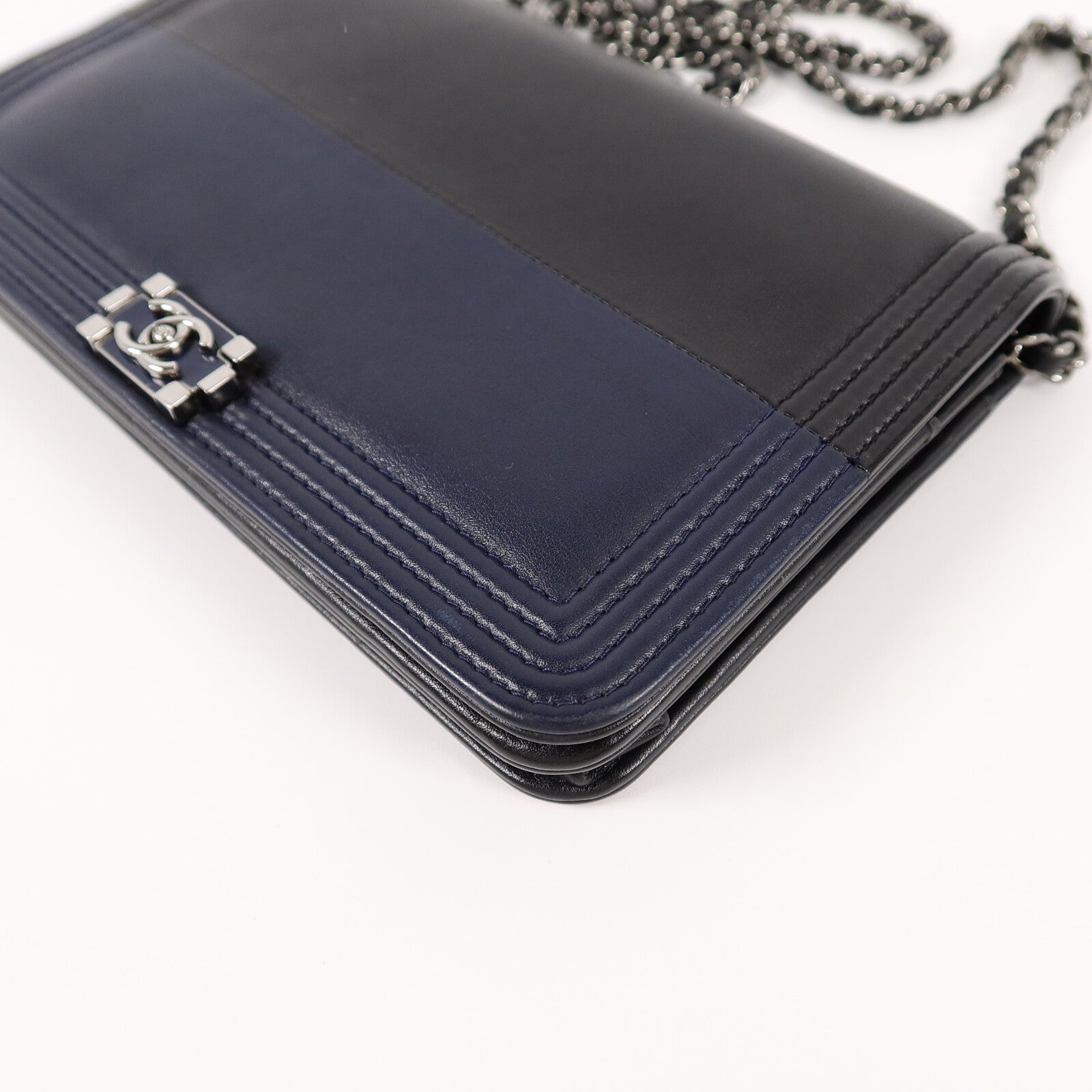 CHANEL 羊皮皮革Boy Wallet On Chain鏈帶肩背袋