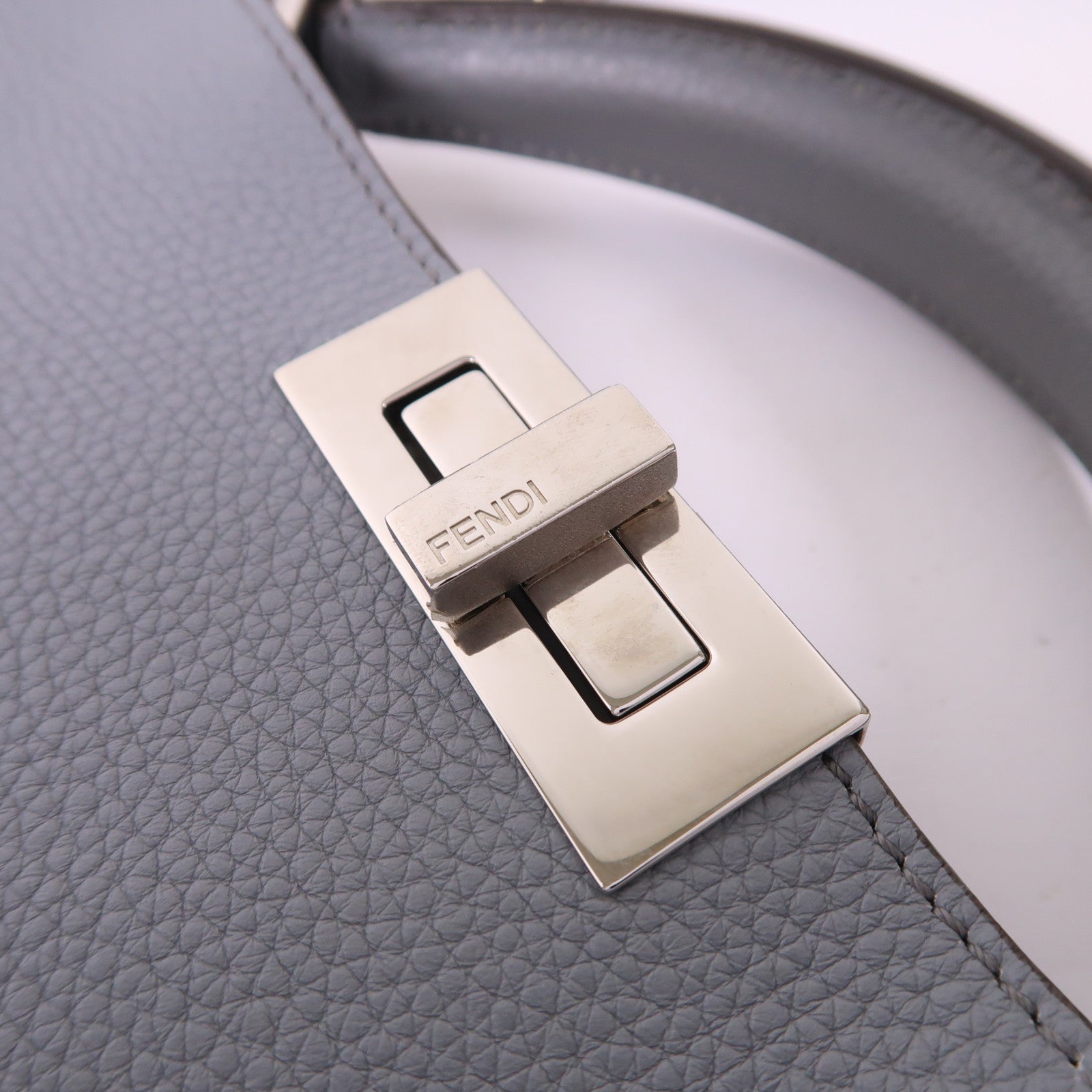 FENDI 牛皮皮革Peekaboo I See U Medium銀扣手挽肩背兩用袋