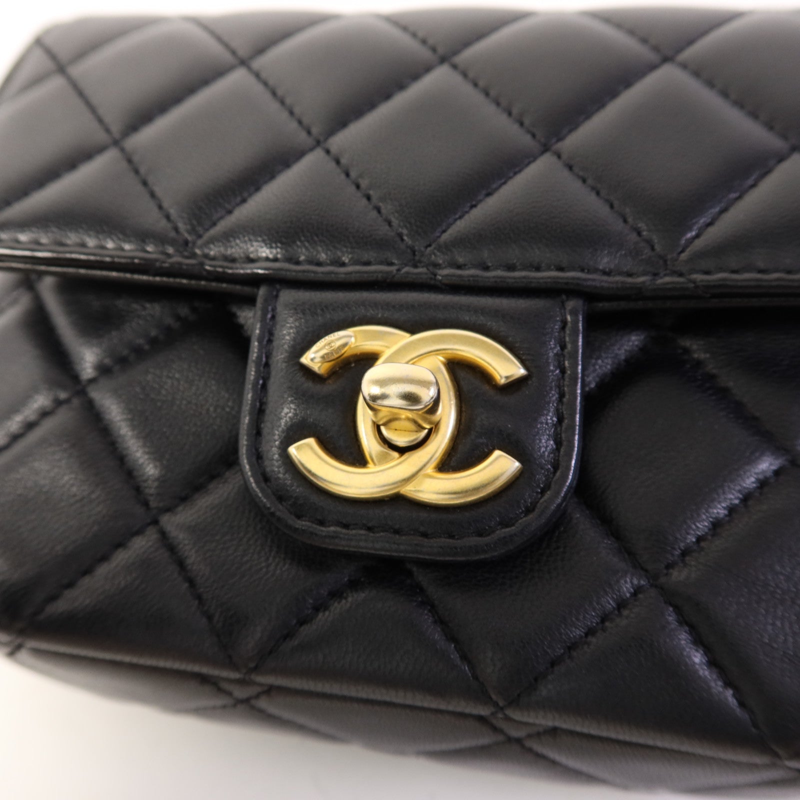 CHANEL 羊皮皮革Mini Flap Bag金扣鏈帶肩背袋