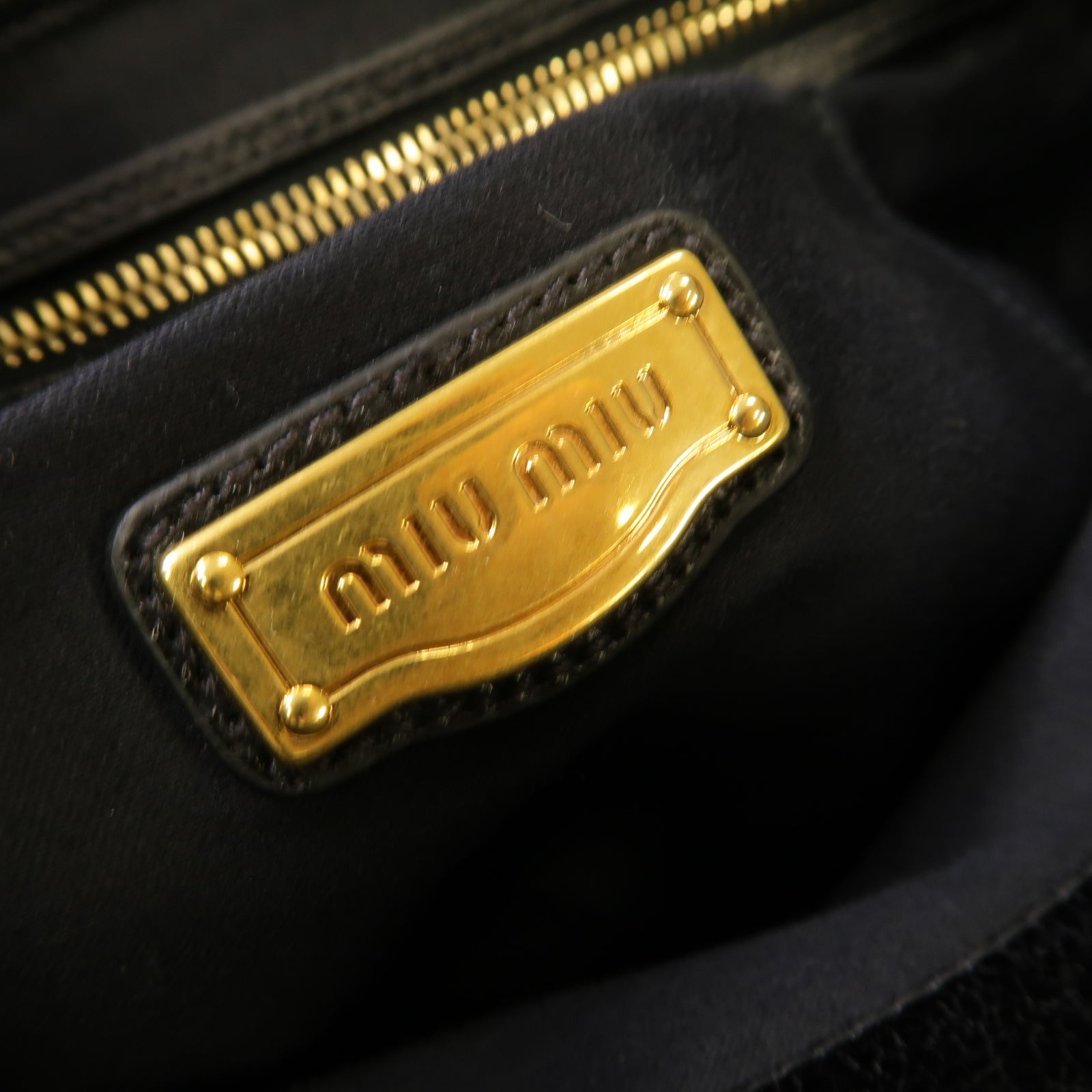 Miu Miu 【激減優惠】牛皮皮革Shoulder Bag金扣肩背袋黒色