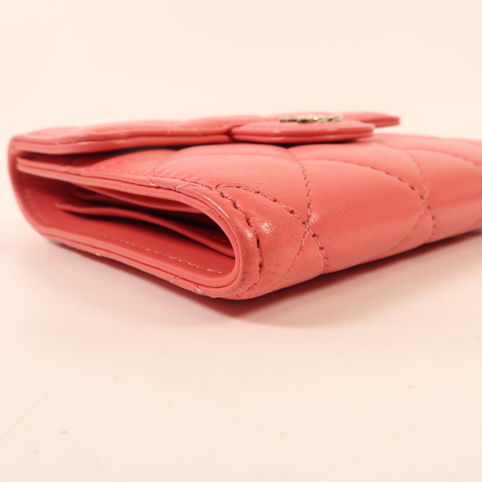 CHANEL 牛皮皮革Wallet金扣錢包