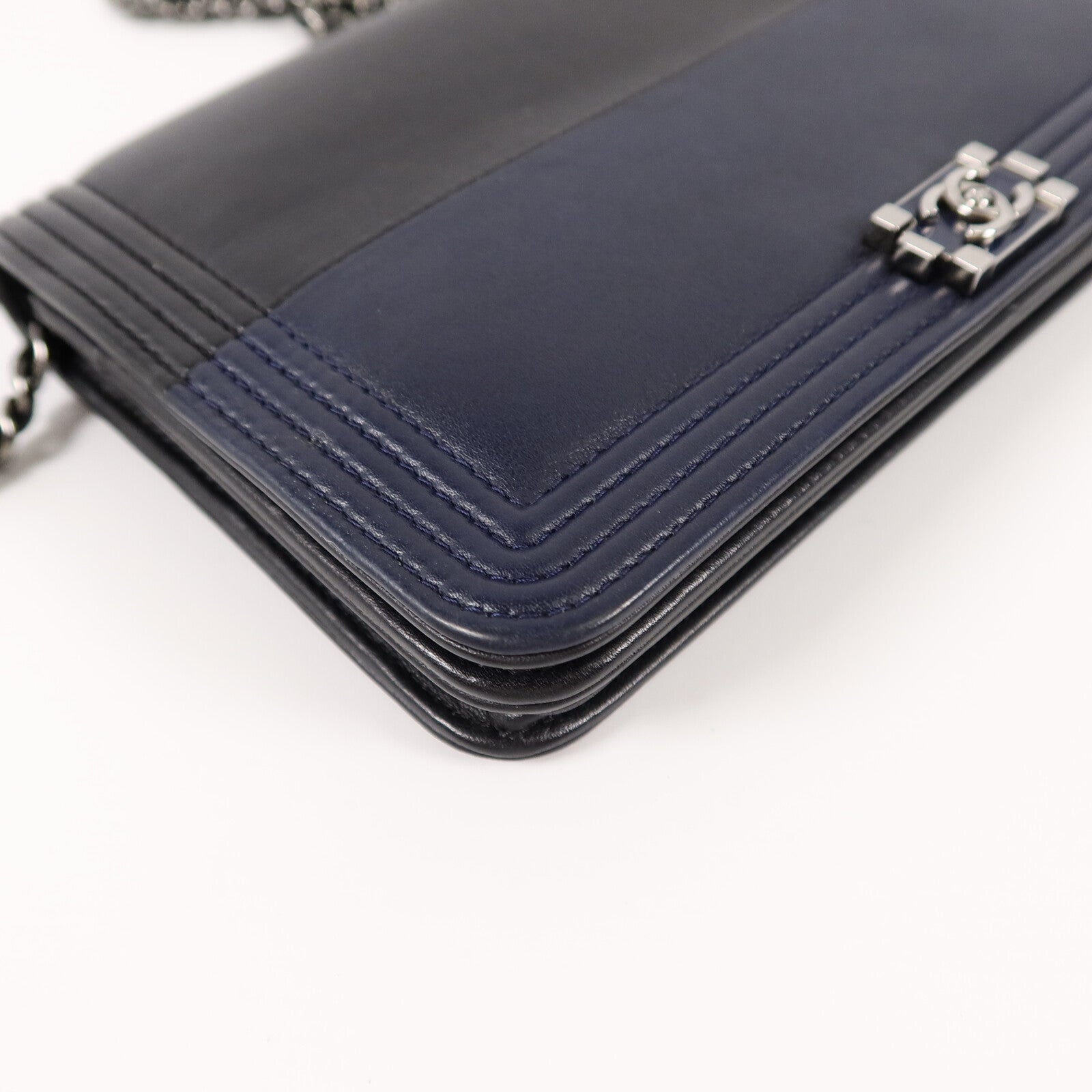 CHANEL 羊皮皮革Boy Wallet On Chain鏈帶肩背袋