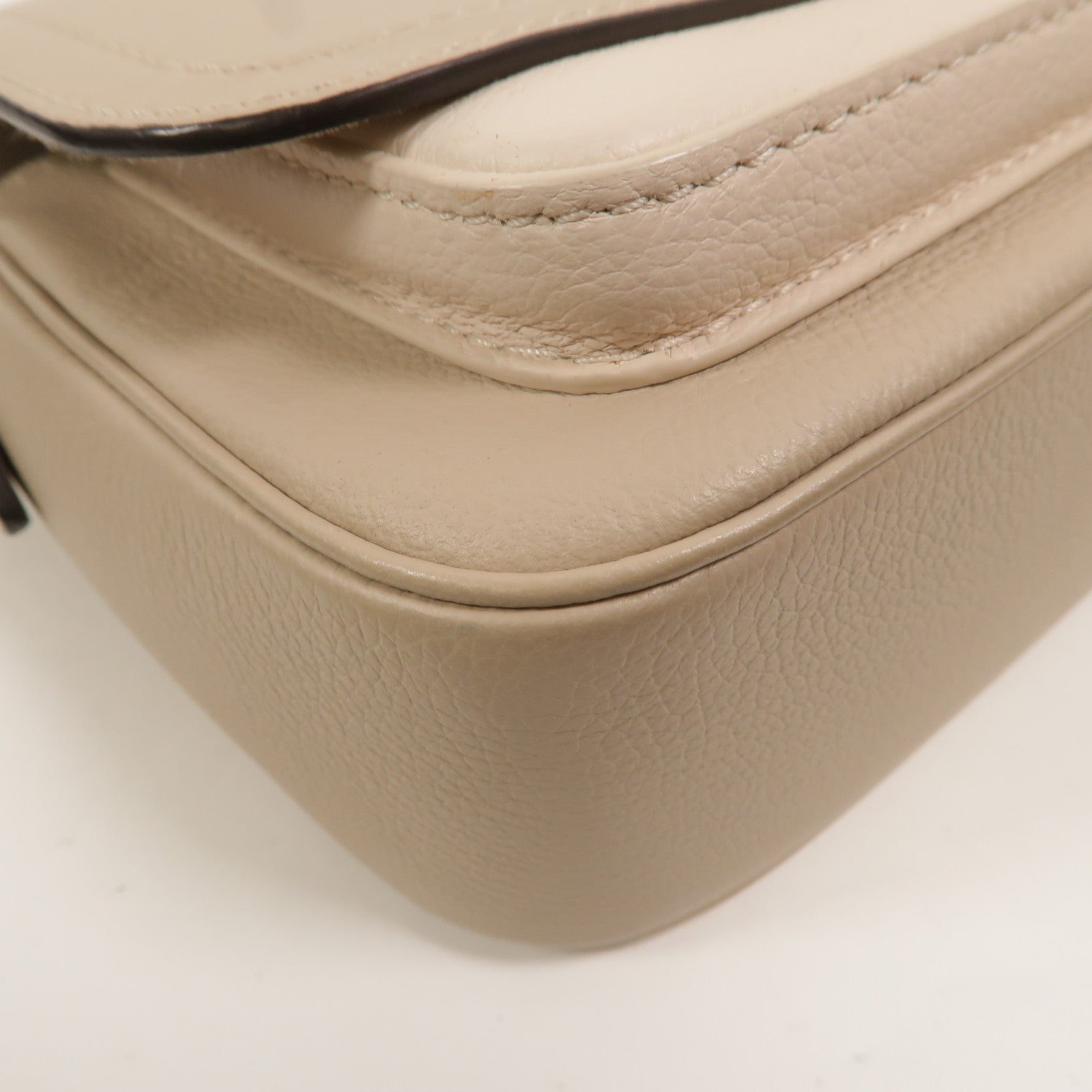 LOUIS VUITTON 牛皮皮革Lockme Tender肩背袋