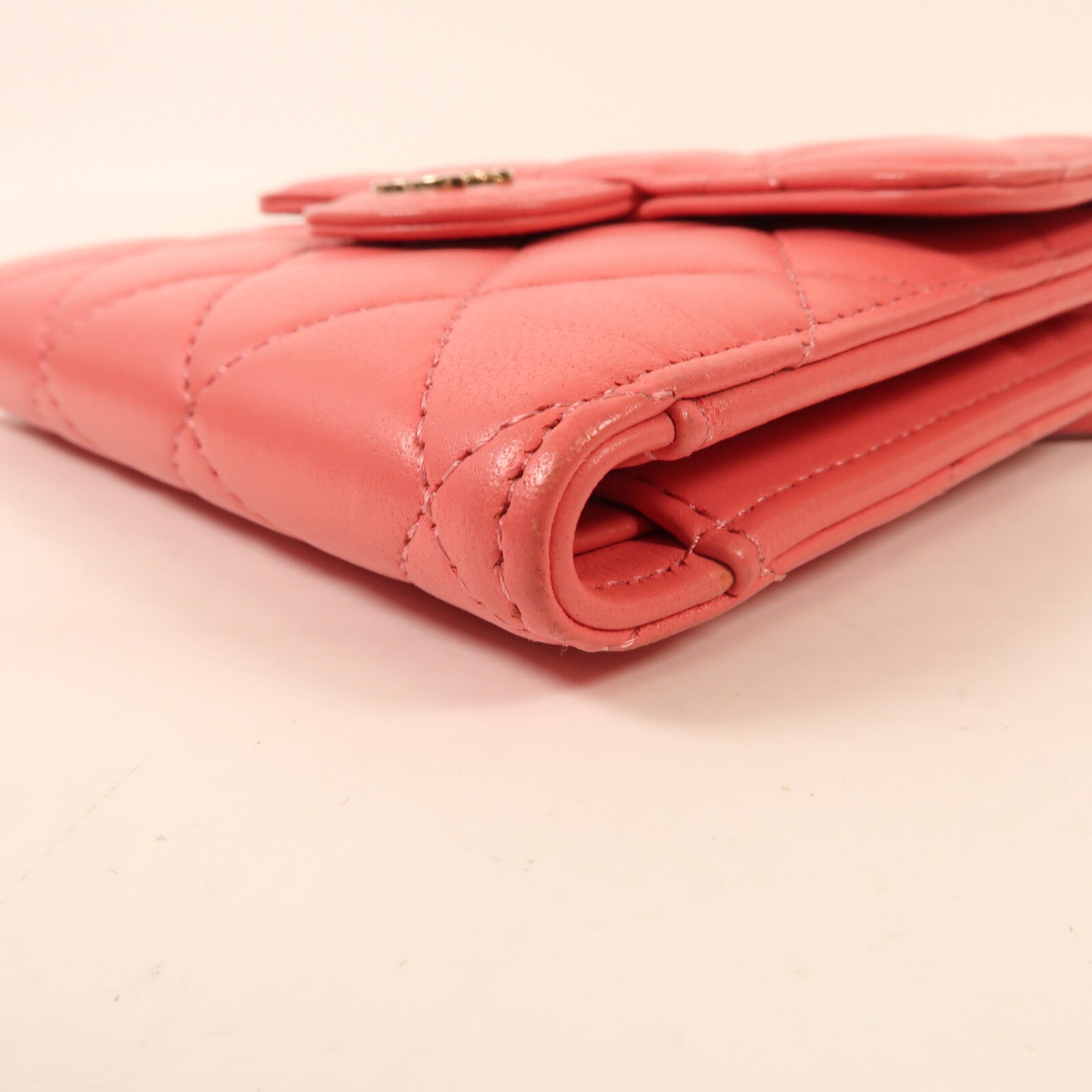 CHANEL 牛皮皮革Wallet金扣錢包