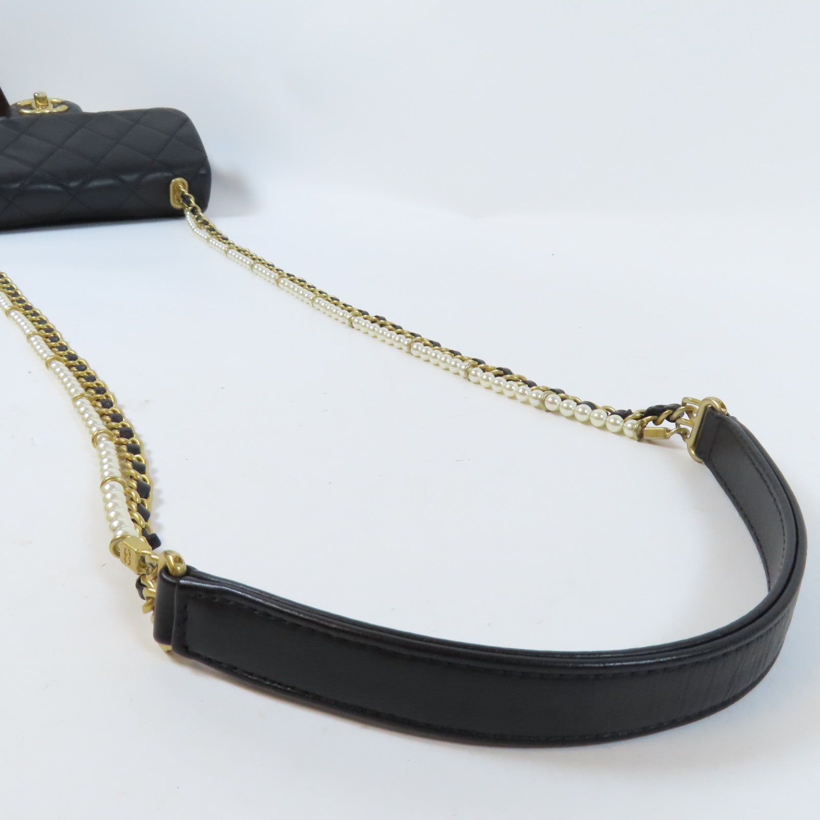CHANEL 【激減優惠】菱格牛皮皮革Chain Shoulder金扣鏈帶肩背袋黑色