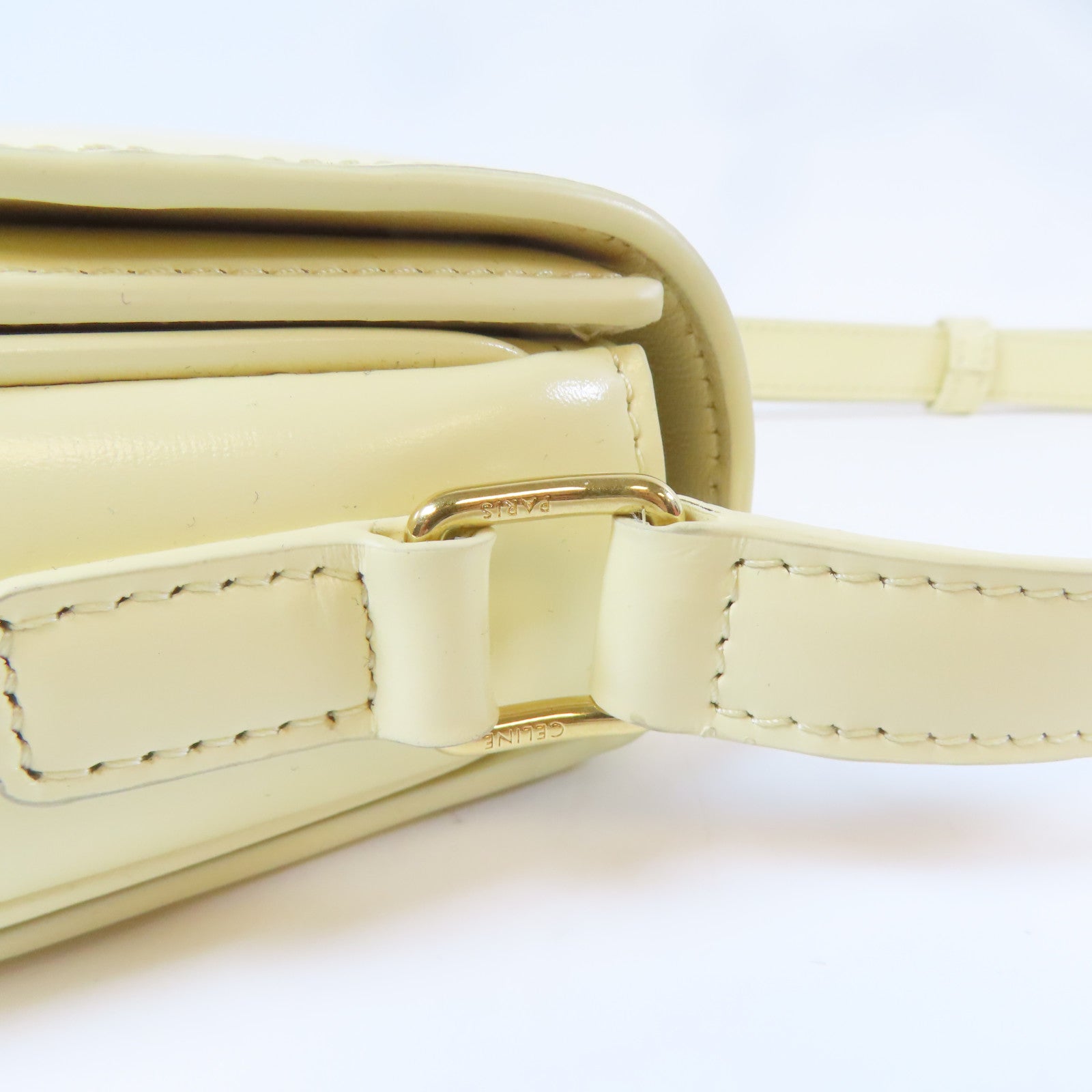 CELINE 牛皮皮革Triomphe Shoulder Bag金扣肩背袋白色