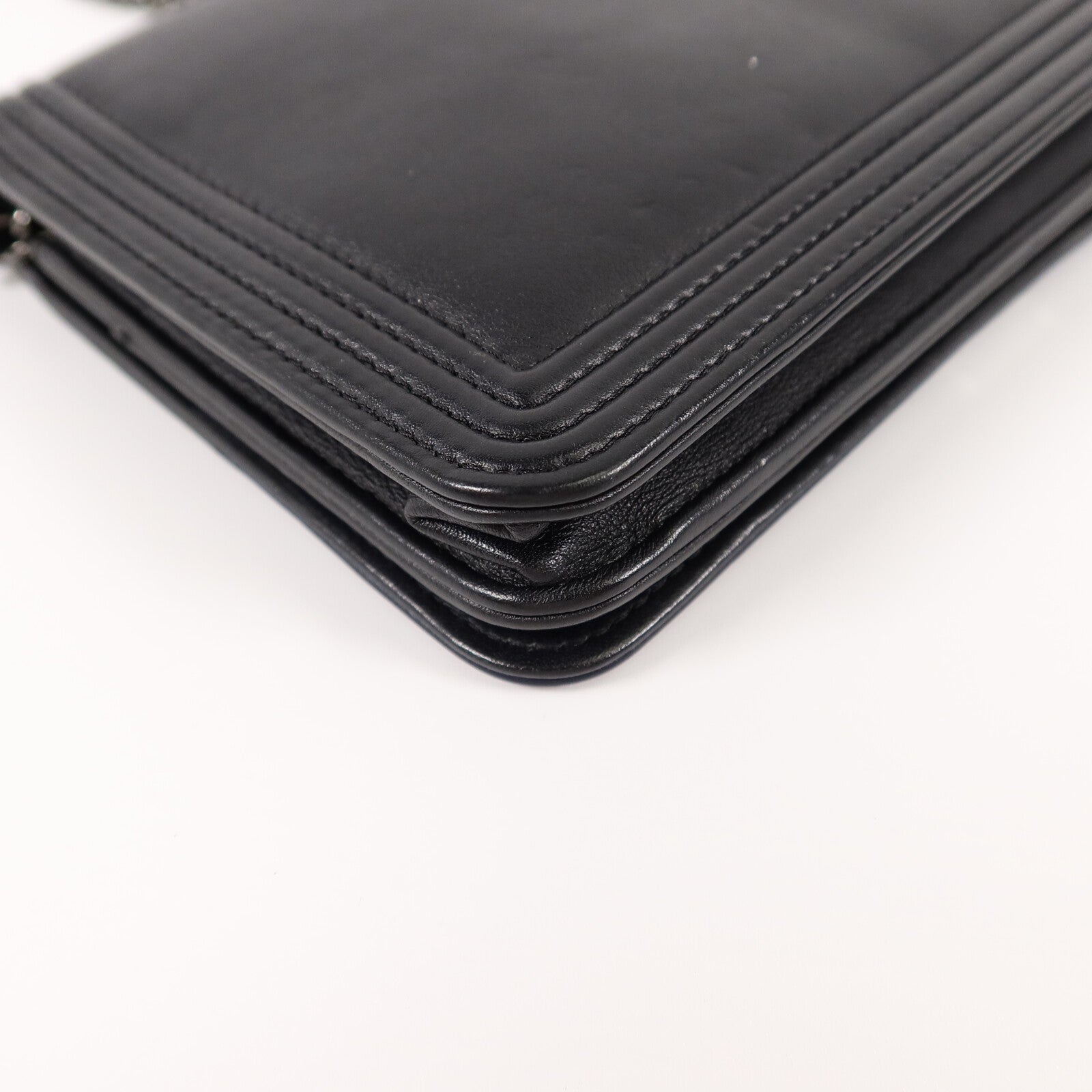CHANEL 羊皮皮革Boy Wallet On Chain鏈帶肩背袋