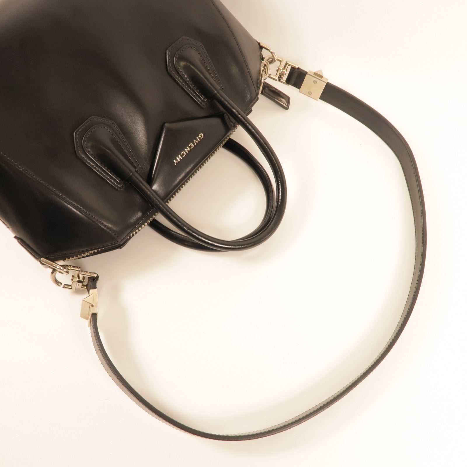 GIVENCHY 牛皮皮革Antigona bag銀扣手挽肩背兩用袋