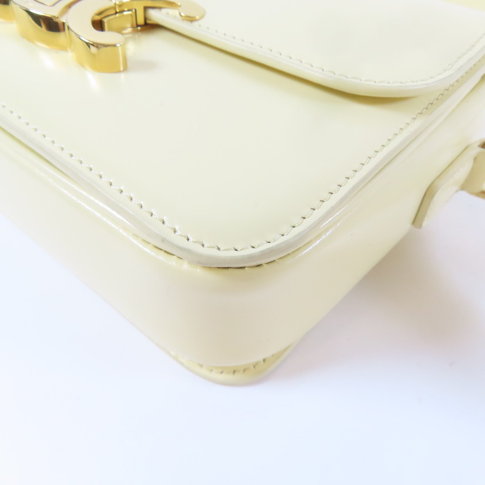 CELINE 牛皮皮革Triomphe Shoulder Bag金扣肩背袋白色