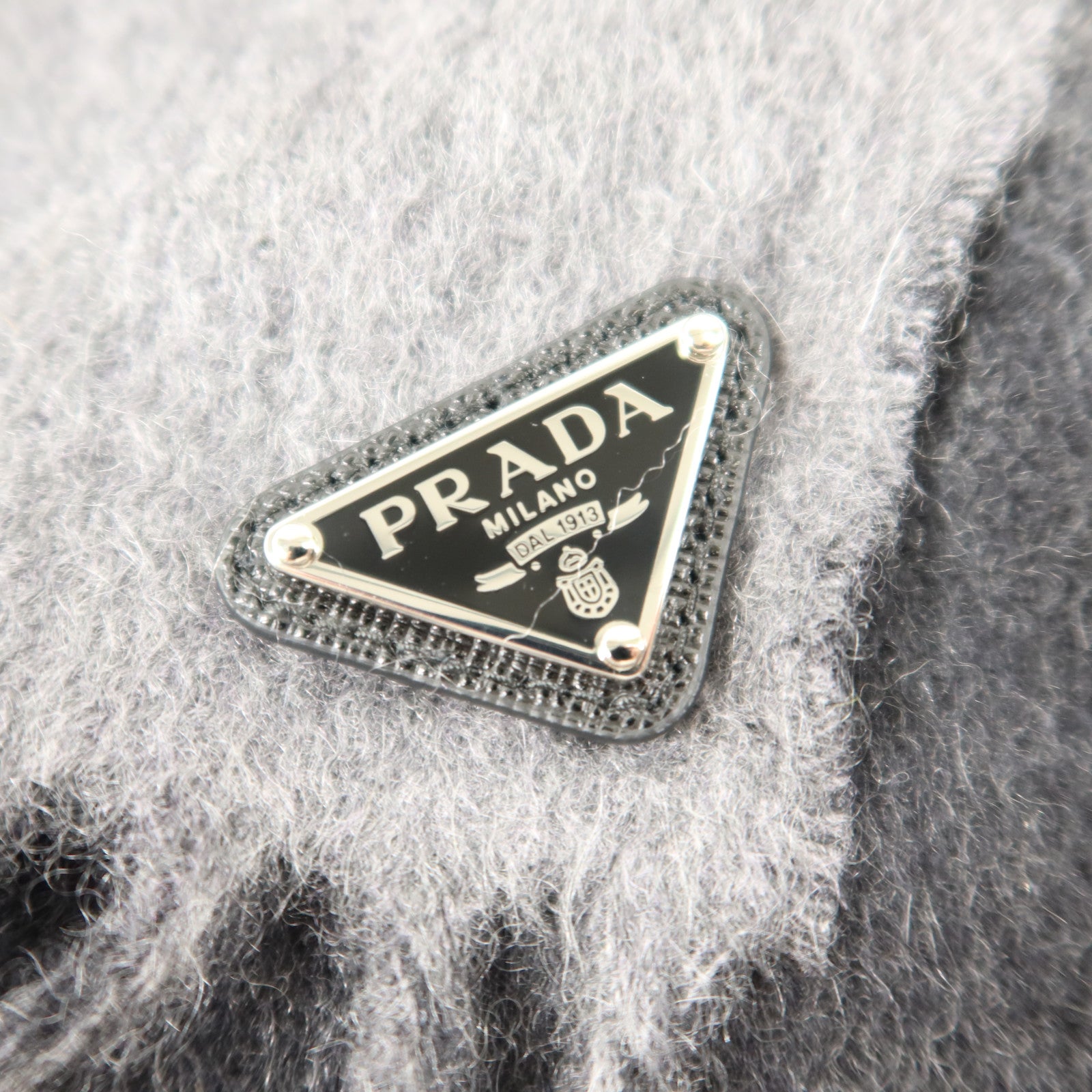 PRADA 羊絨Scarf 180x28圍巾