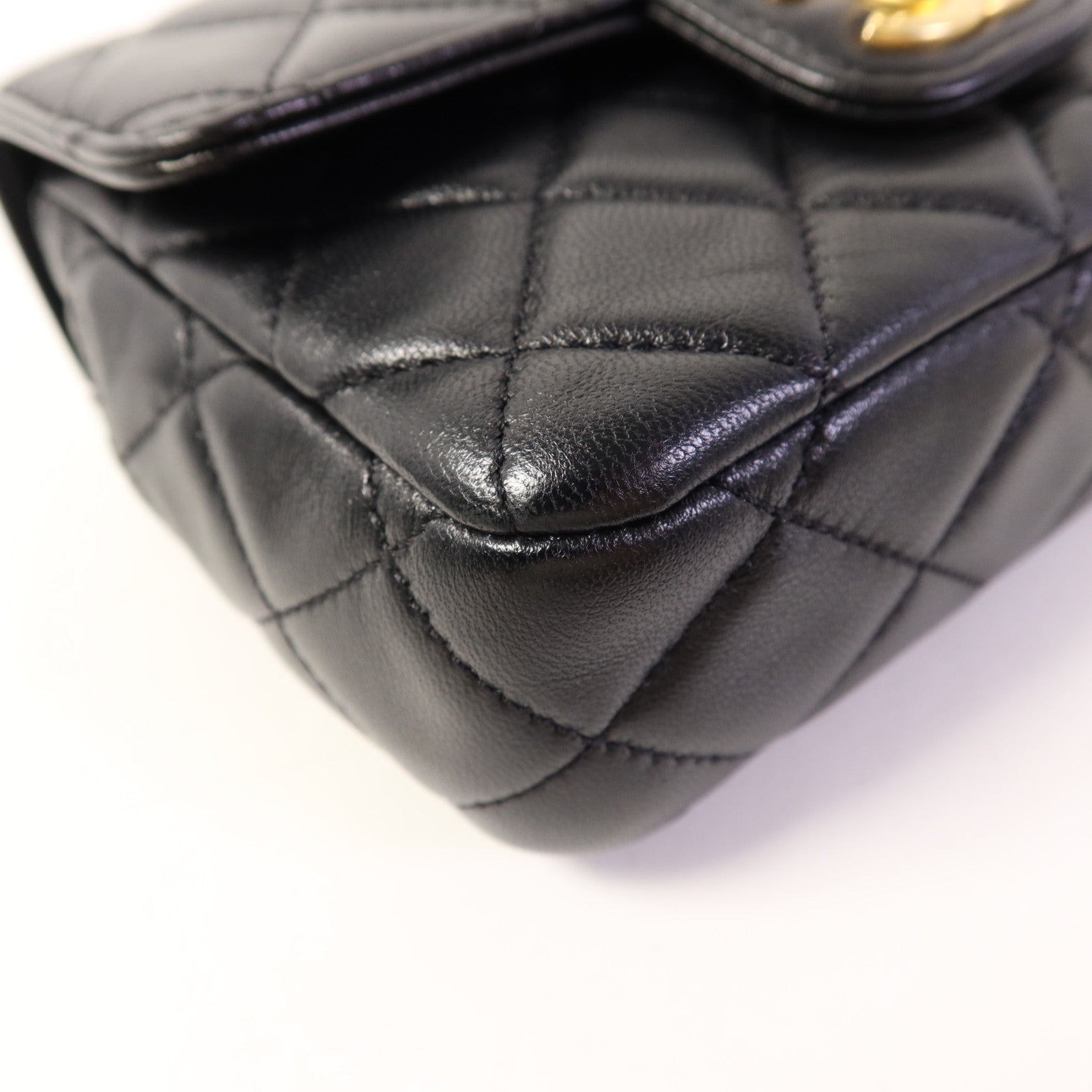 CHANEL 羊皮皮革Mini Flap Bag金扣鏈帶肩背袋