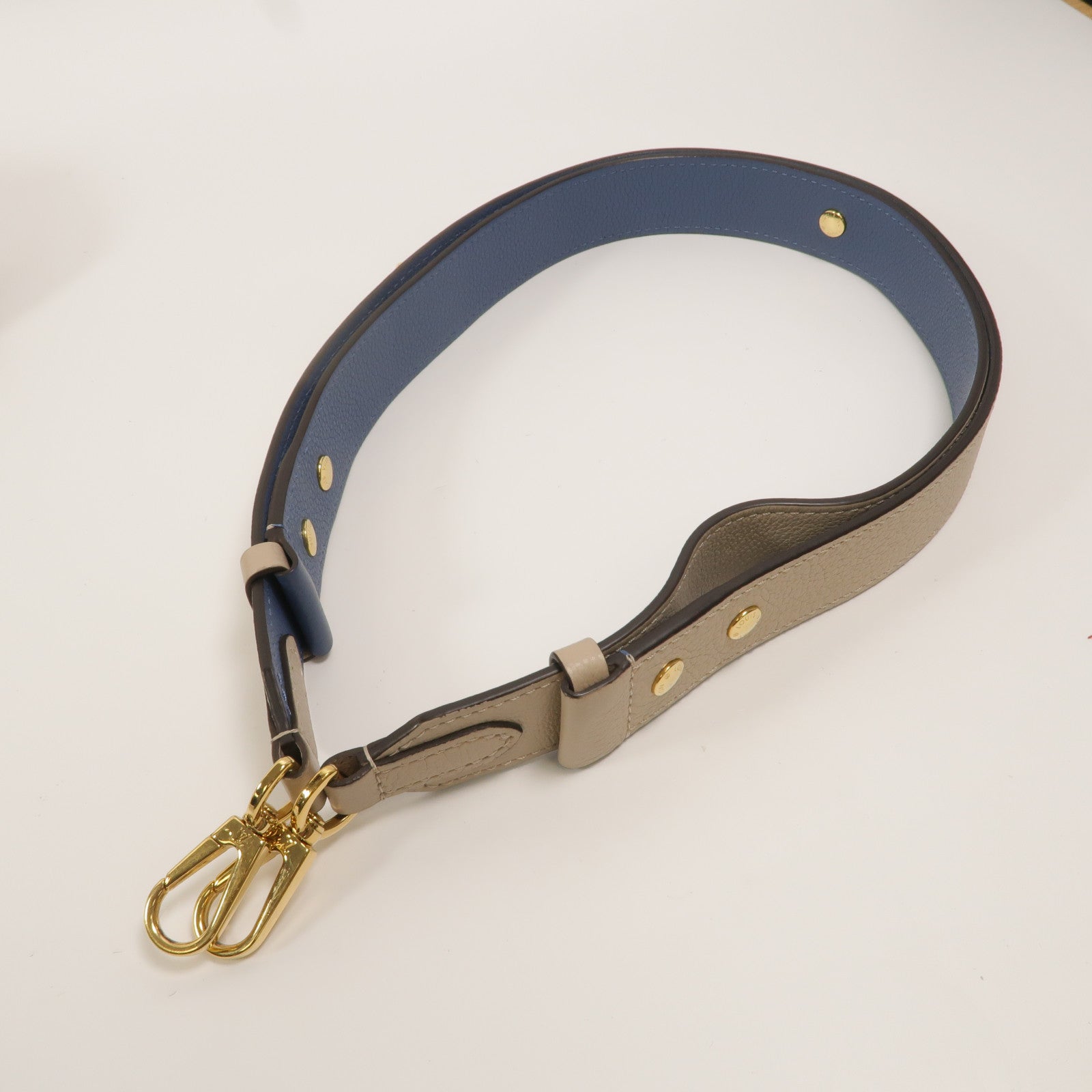 LOUIS VUITTON 牛皮皮革Lockme Tender肩背袋