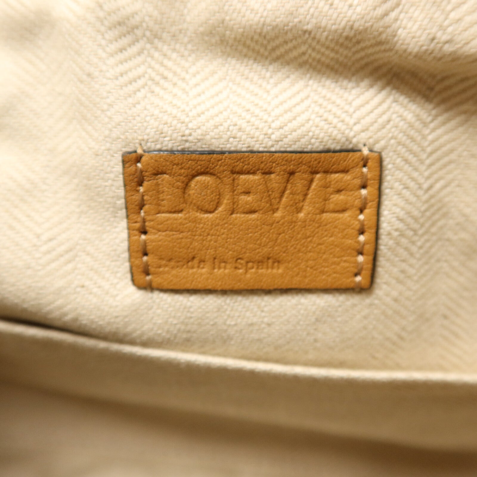 LOEWE 牛皮皮革Puzzle Hobo肩背袋