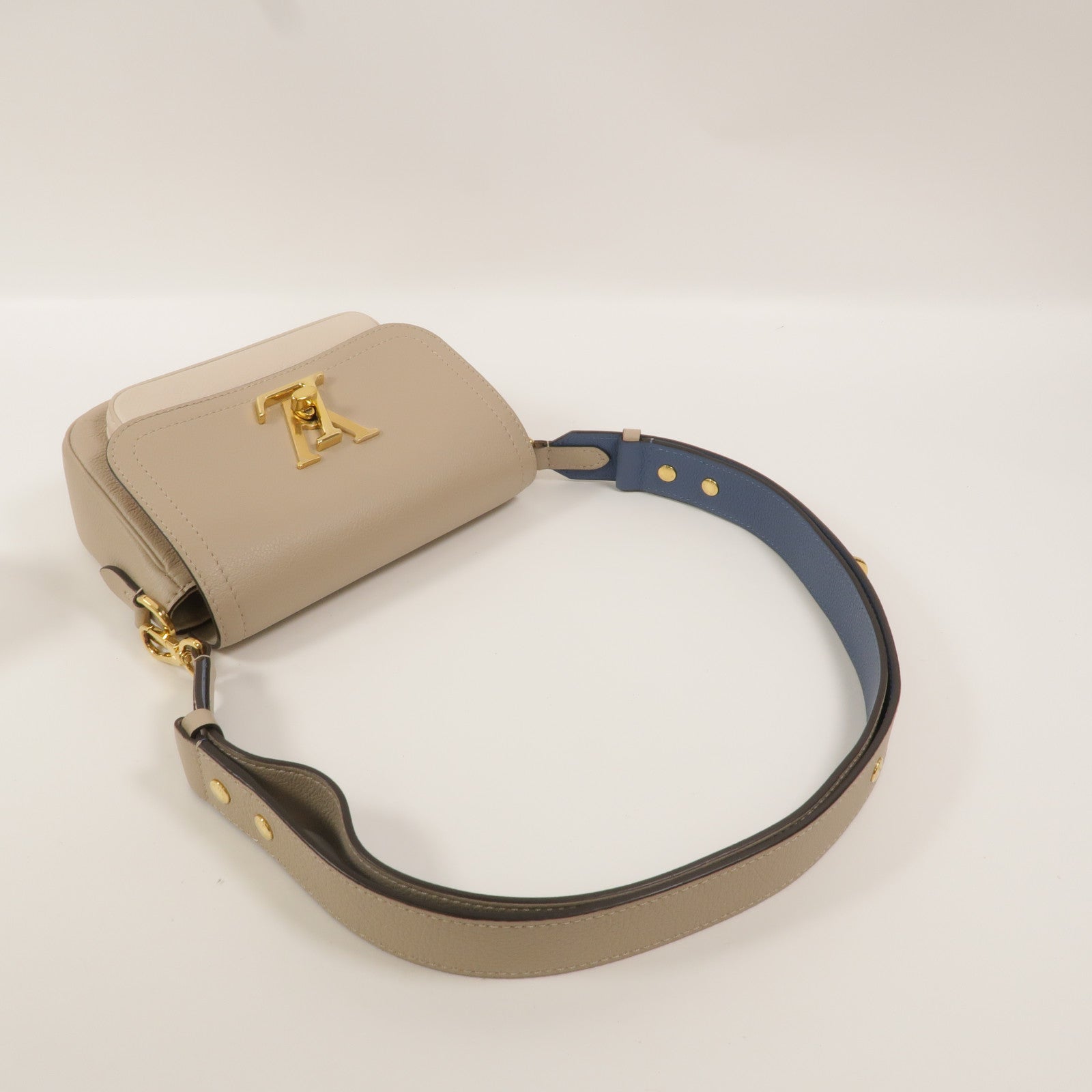 LOUIS VUITTON 牛皮皮革Lockme Tender肩背袋