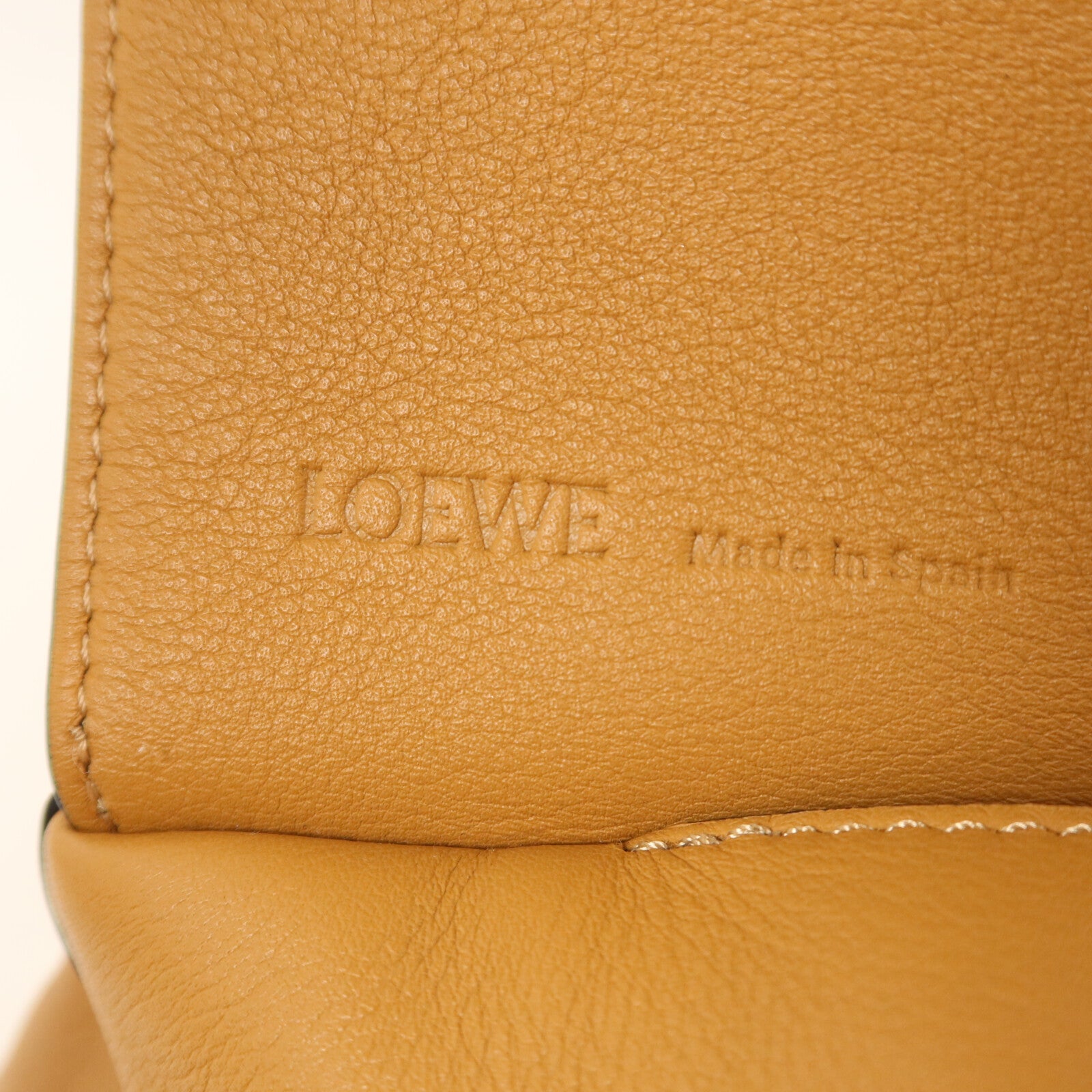 LOEWE 牛皮皮革Puzzle Hobo肩背袋