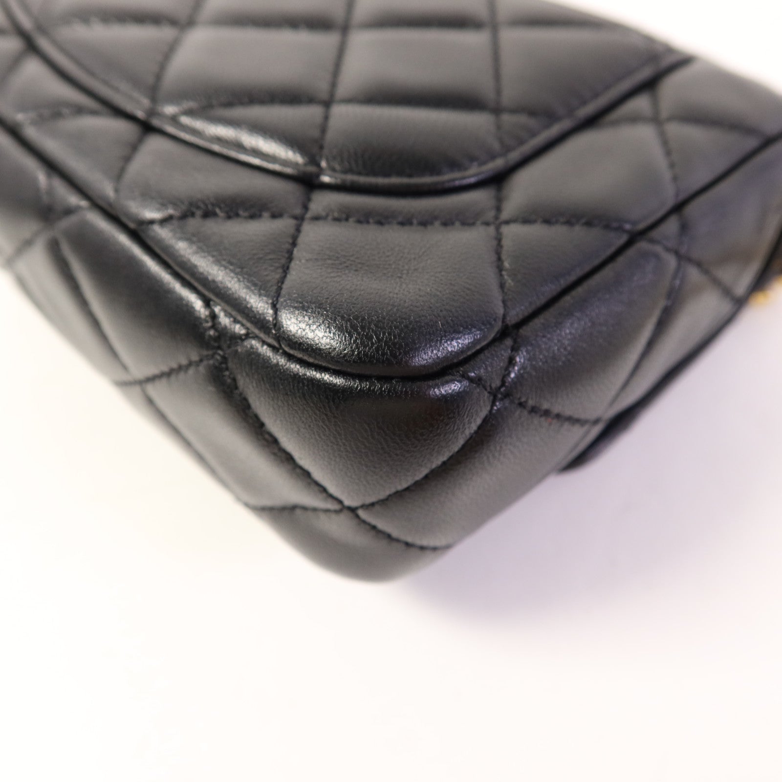 CHANEL 羊皮皮革Mini Flap Bag金扣鏈帶肩背袋