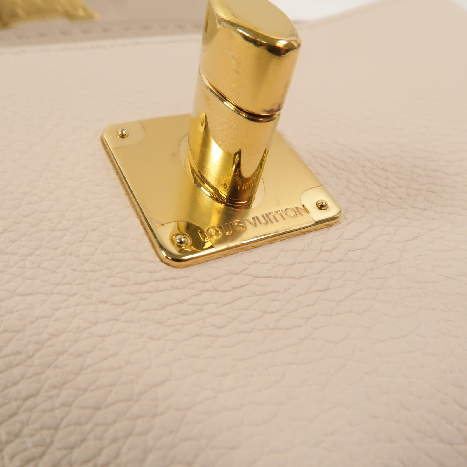 LOUIS VUITTON 牛皮皮革Lockme Tender肩背袋
