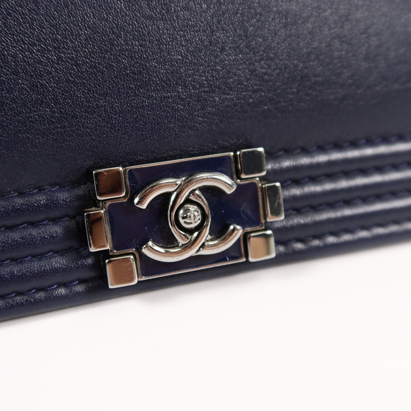 CHANEL 羊皮皮革Boy Wallet On Chain鏈帶肩背袋