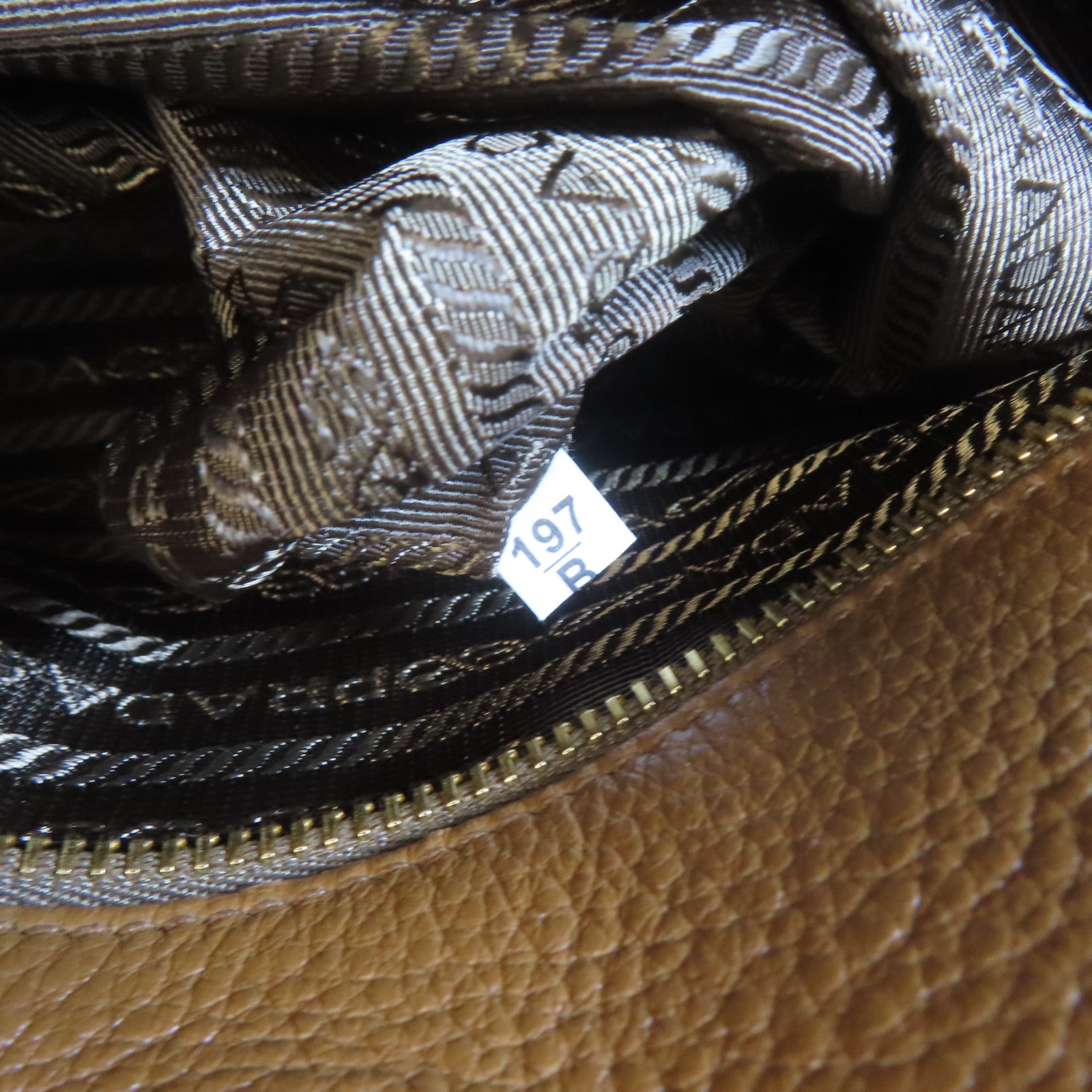 PRADA 牛皮皮革Tote Bag金扣肩背袋啡色