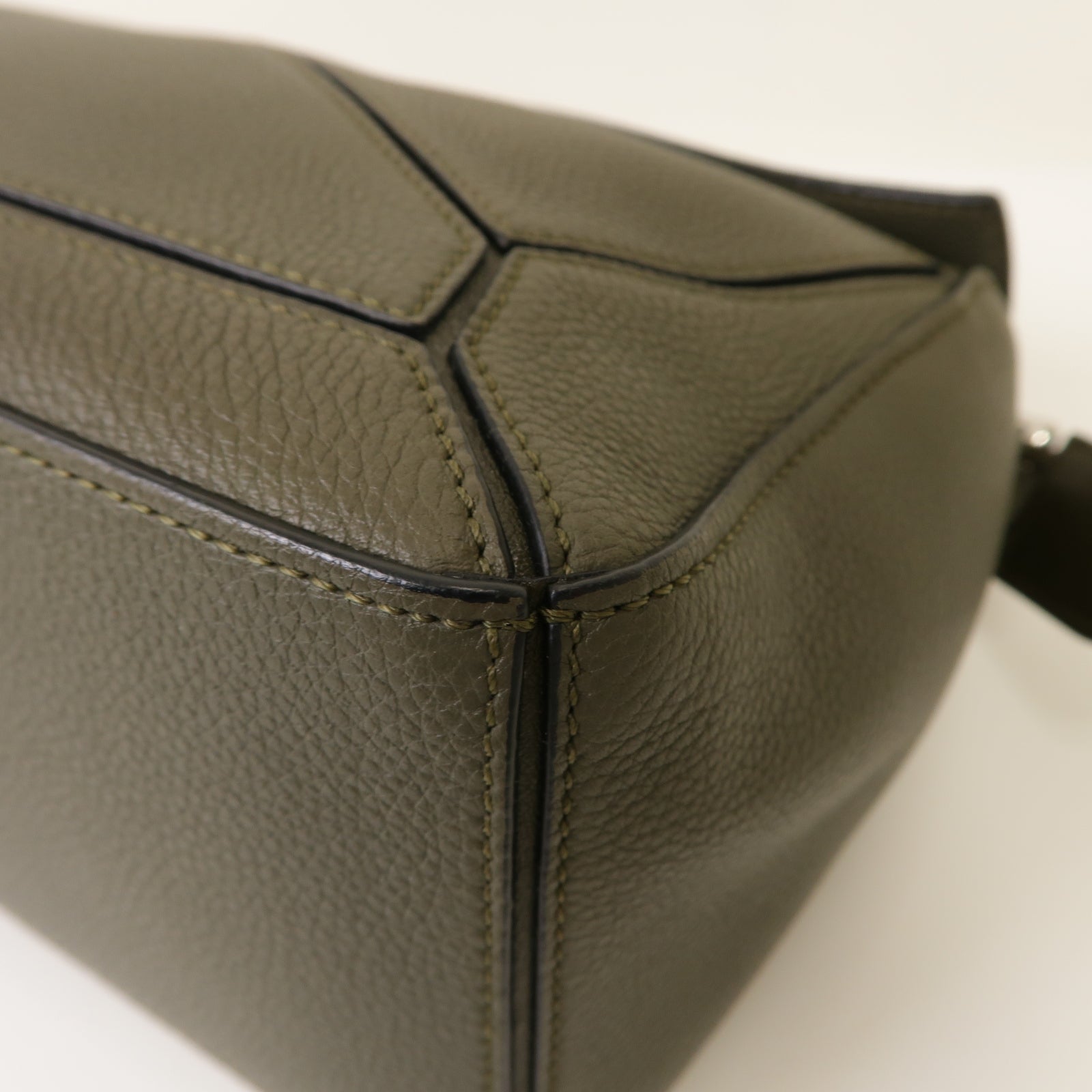 LOEWE 牛皮皮革Small Puzzle Bag銀扣手挽肩背兩用袋卡其色