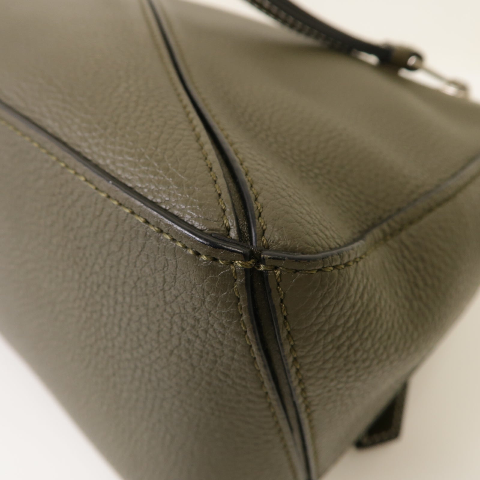 LOEWE 牛皮皮革Small Puzzle Bag銀扣手挽肩背兩用袋卡其色