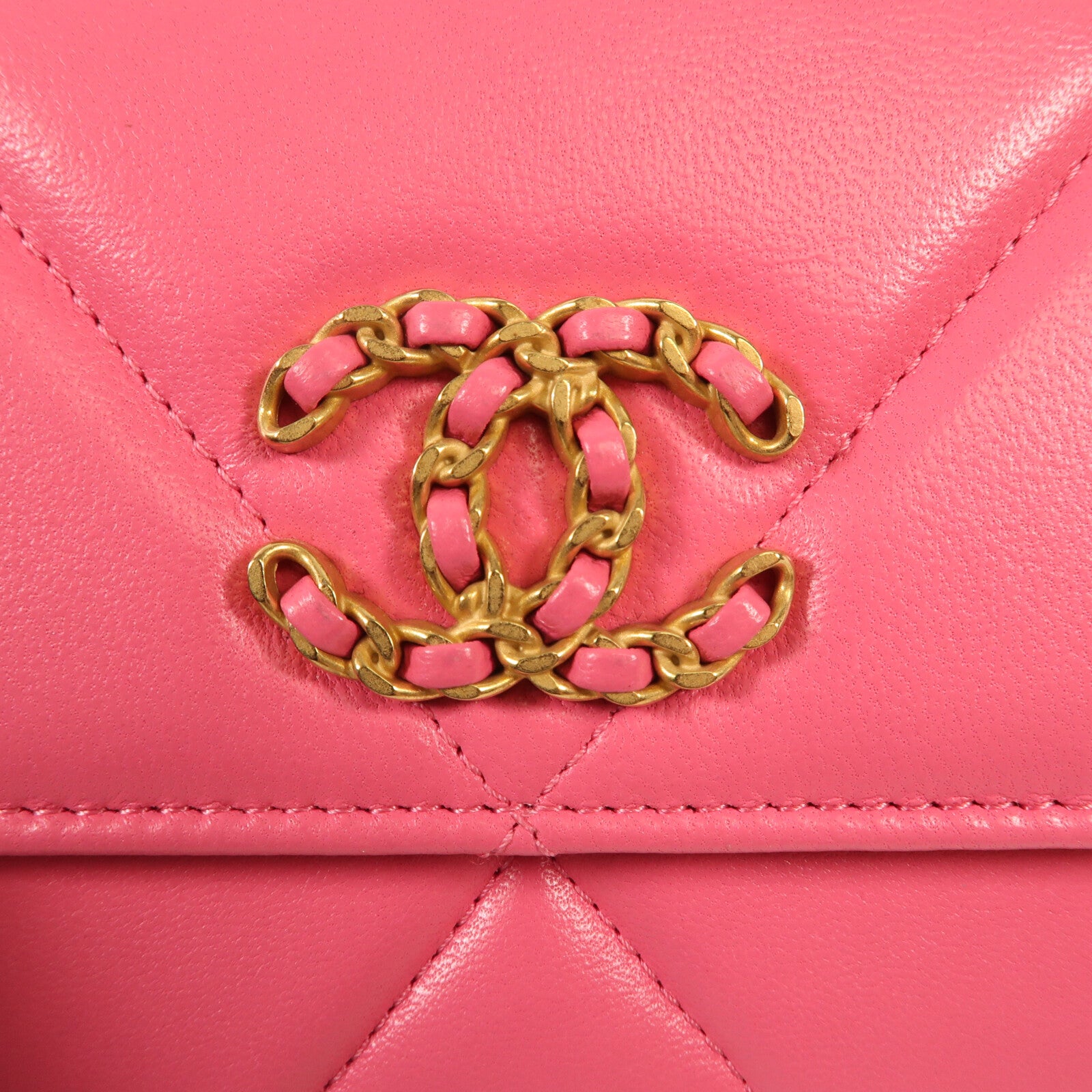 CHANEL 【激減優惠】牛皮皮革C19 Medium Flap Wallet金扣長錢包