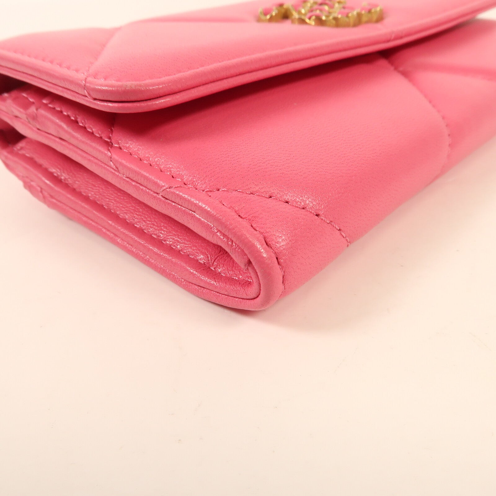 CHANEL 【激減優惠】牛皮皮革C19 Medium Flap Wallet金扣長錢包