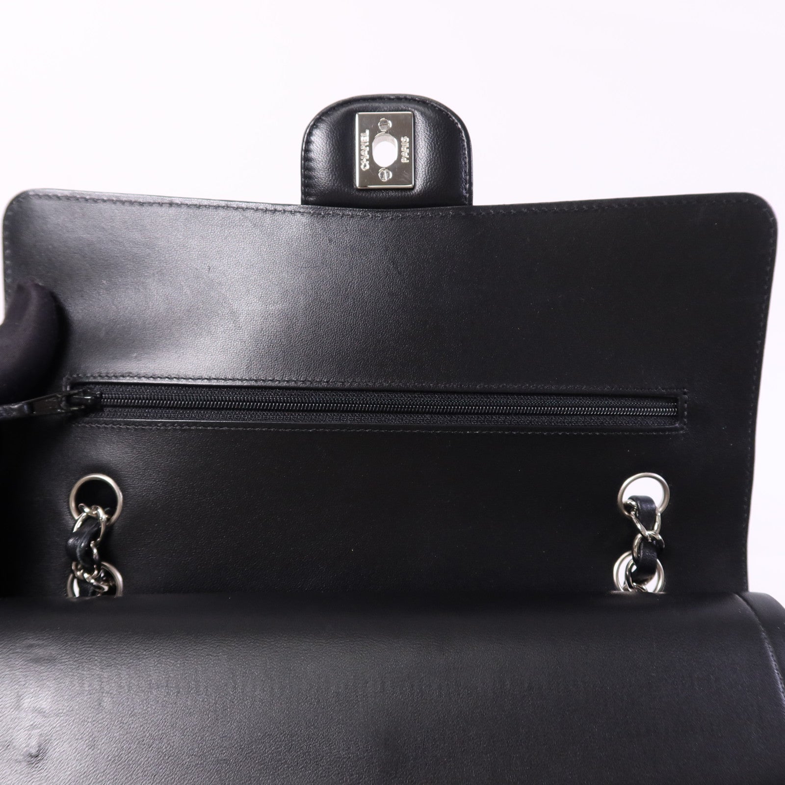 CHANEL 羊皮皮革Classic Flap銀扣鏈帶肩背袋