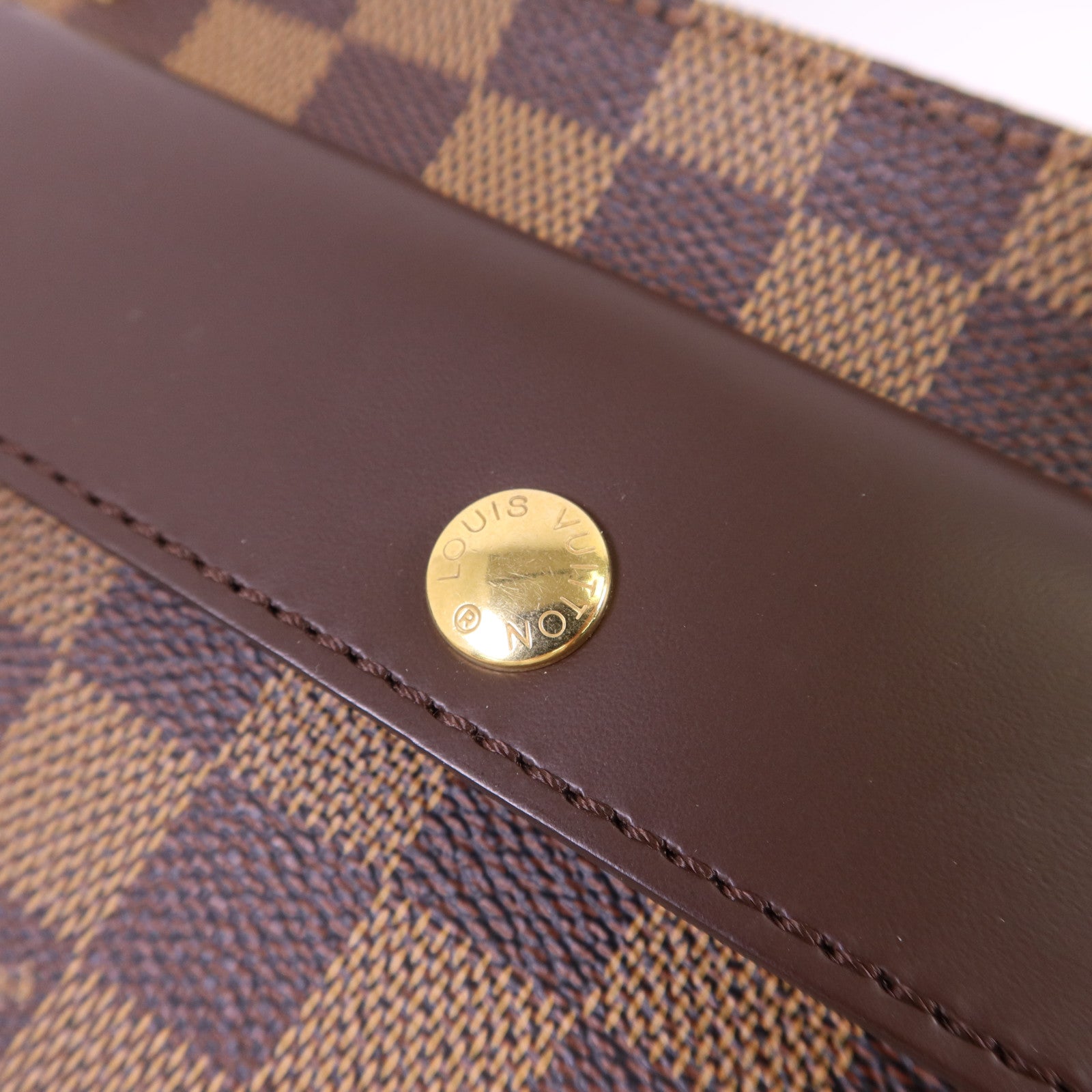 LOUIS VUITTON Damier Aubagne金扣肩背袋