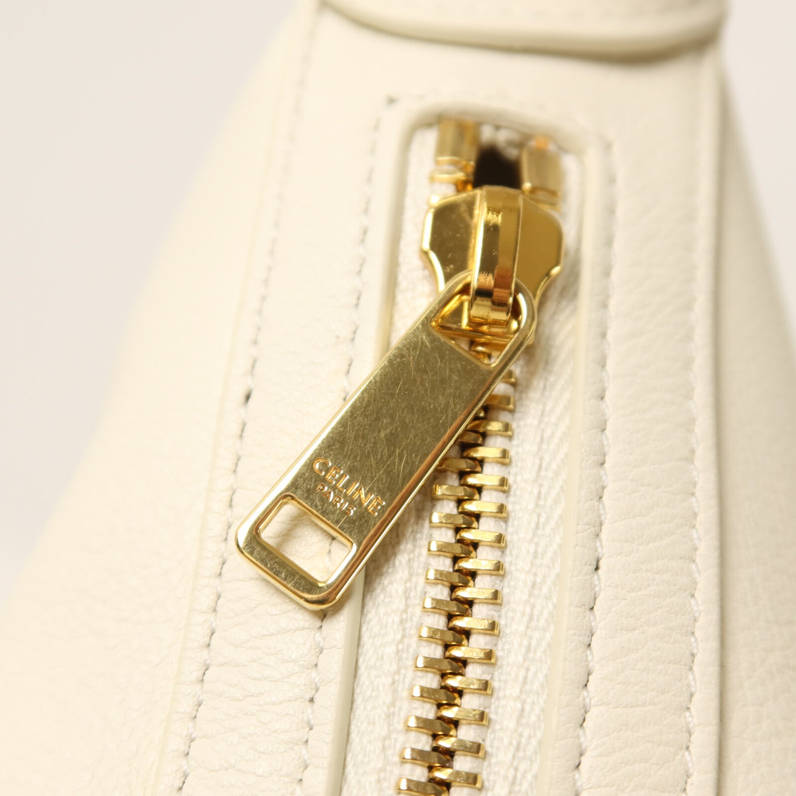 CELINE 牛皮皮革Heloise肩背袋