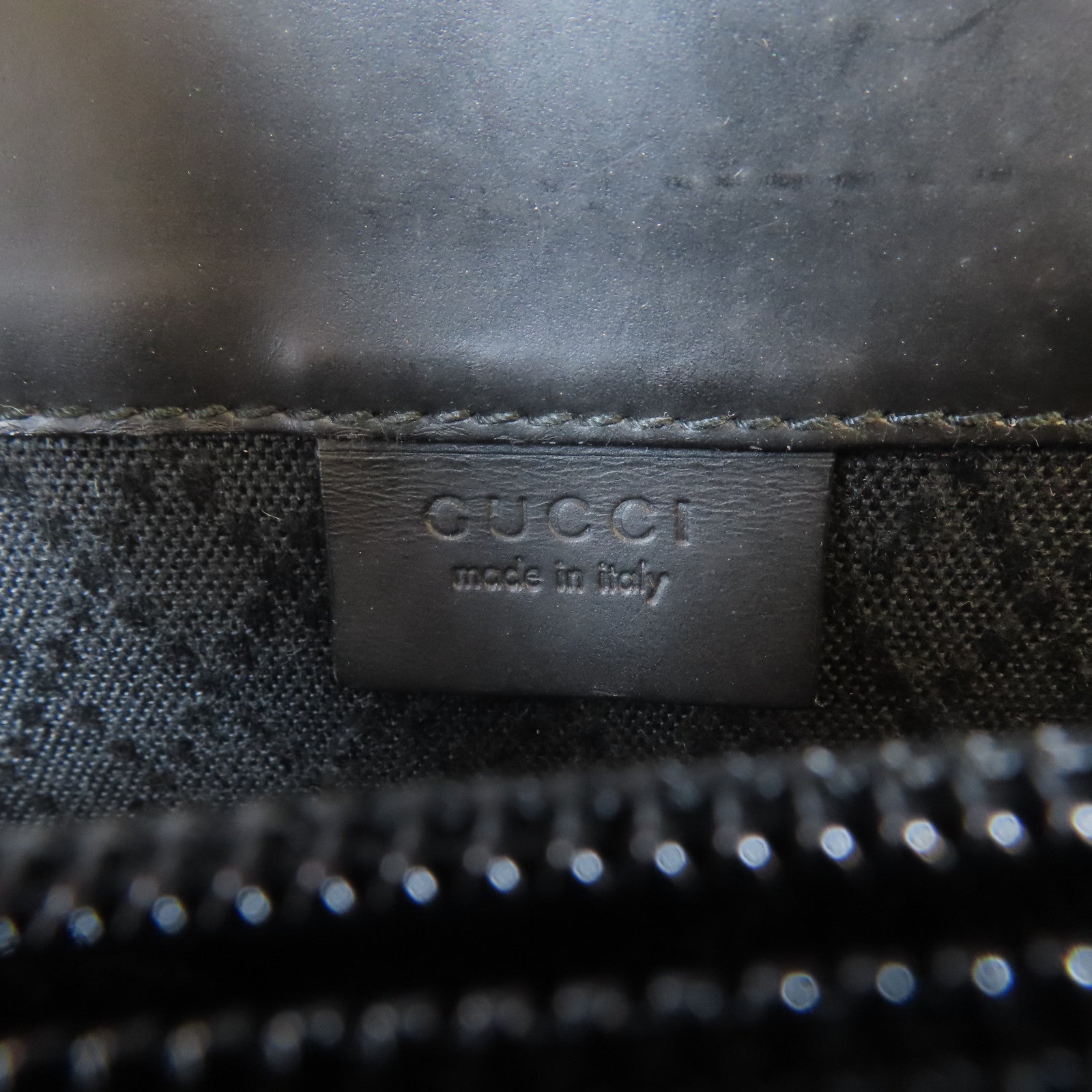 GUCCI 尼龍Shoulder Bag銀扣肩背袋黑色