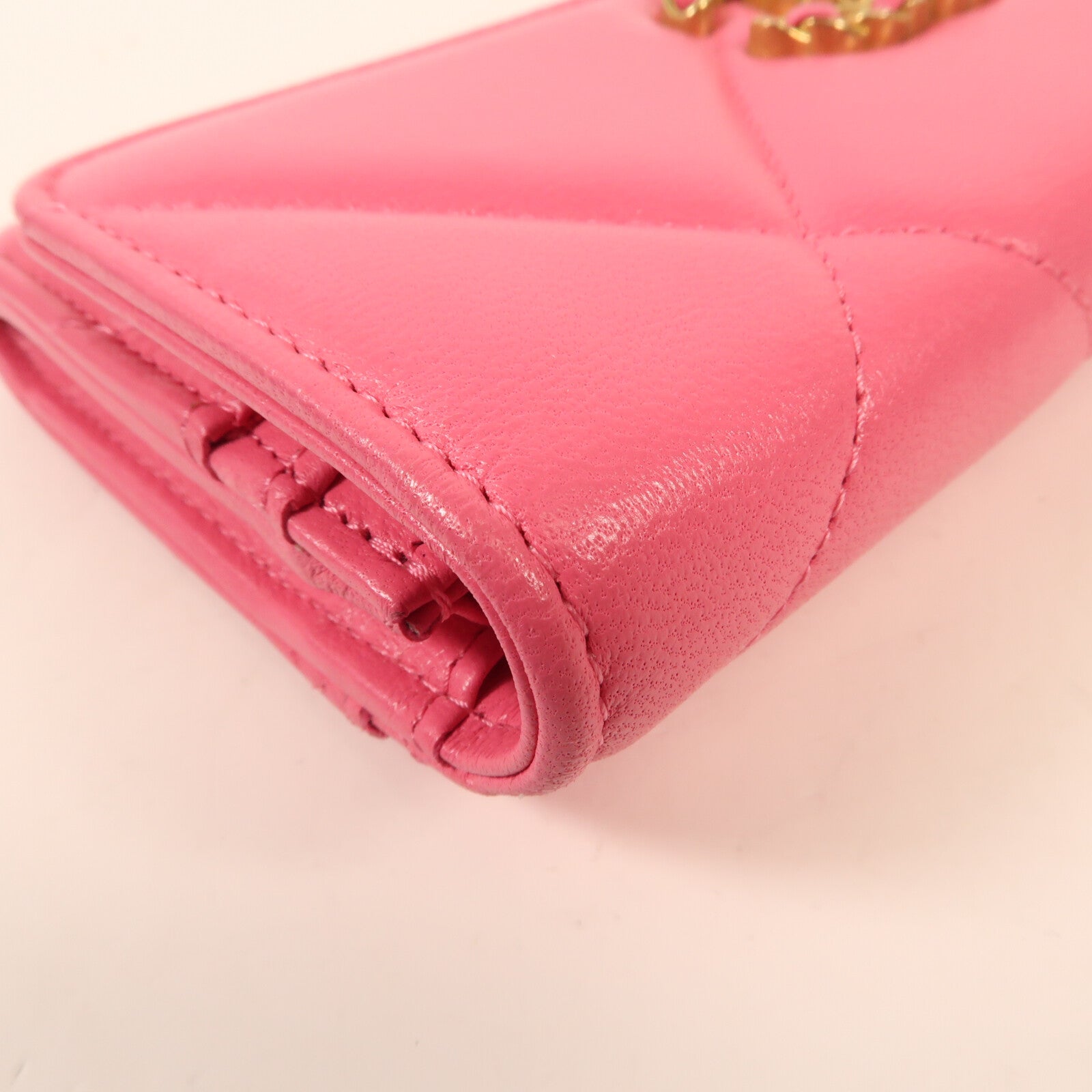 CHANEL 【激減優惠】牛皮皮革C19 Medium Flap Wallet金扣長錢包