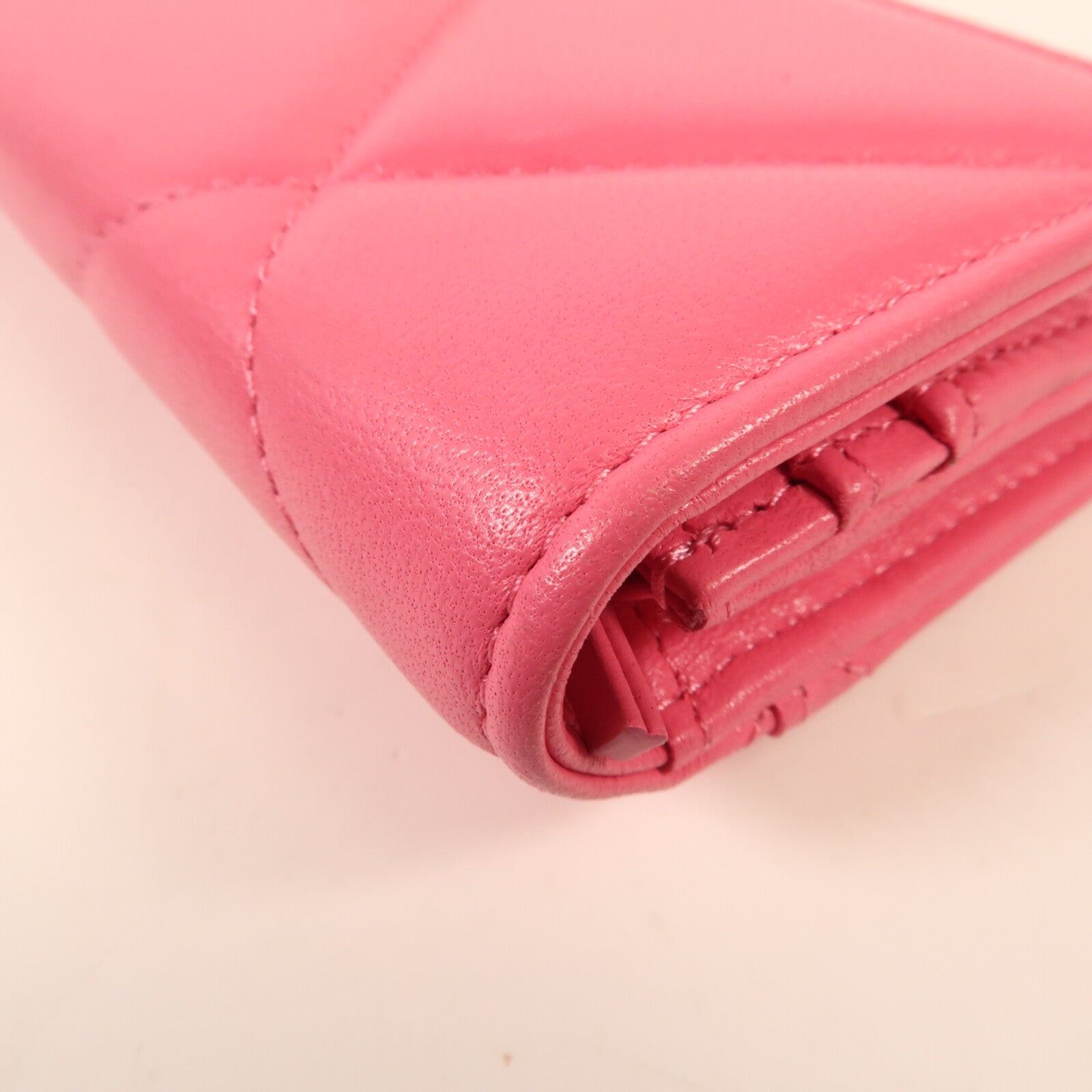 CHANEL 【激減優惠】牛皮皮革C19 Medium Flap Wallet金扣長錢包