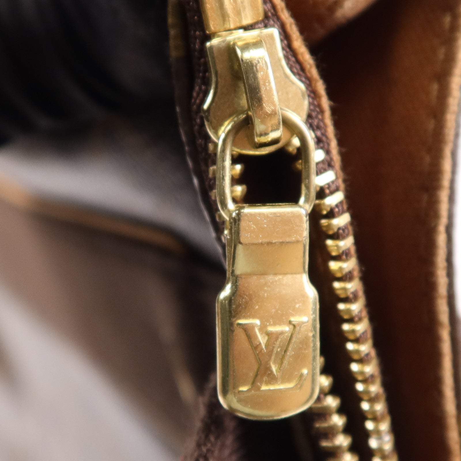 LOUIS VUITTON Monogram Cabas Beaubourg金扣肩背袋