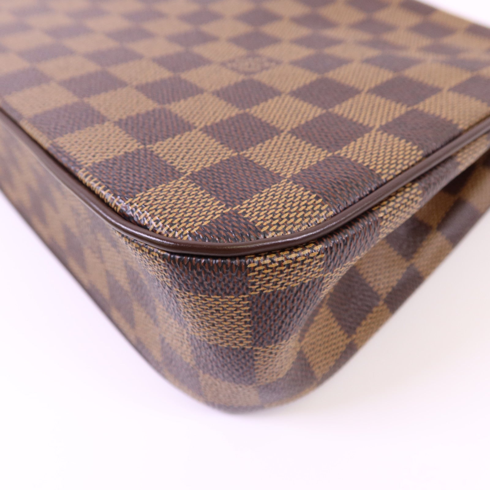 LOUIS VUITTON Damier Aubagne金扣肩背袋