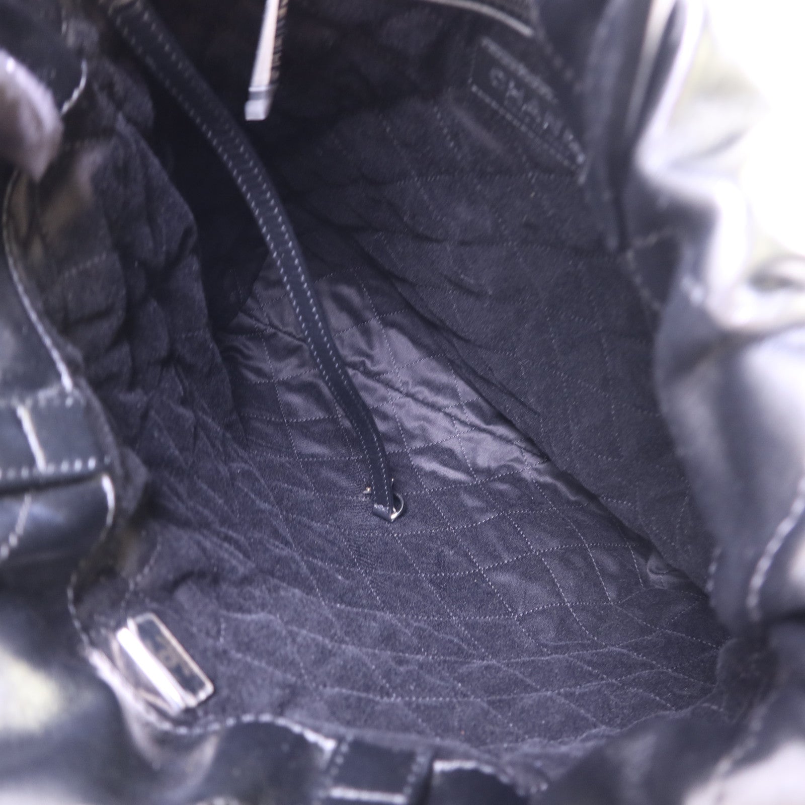 CHANEL 【激減優惠】牛皮皮革Chanel 22銀扣鏈帶背包