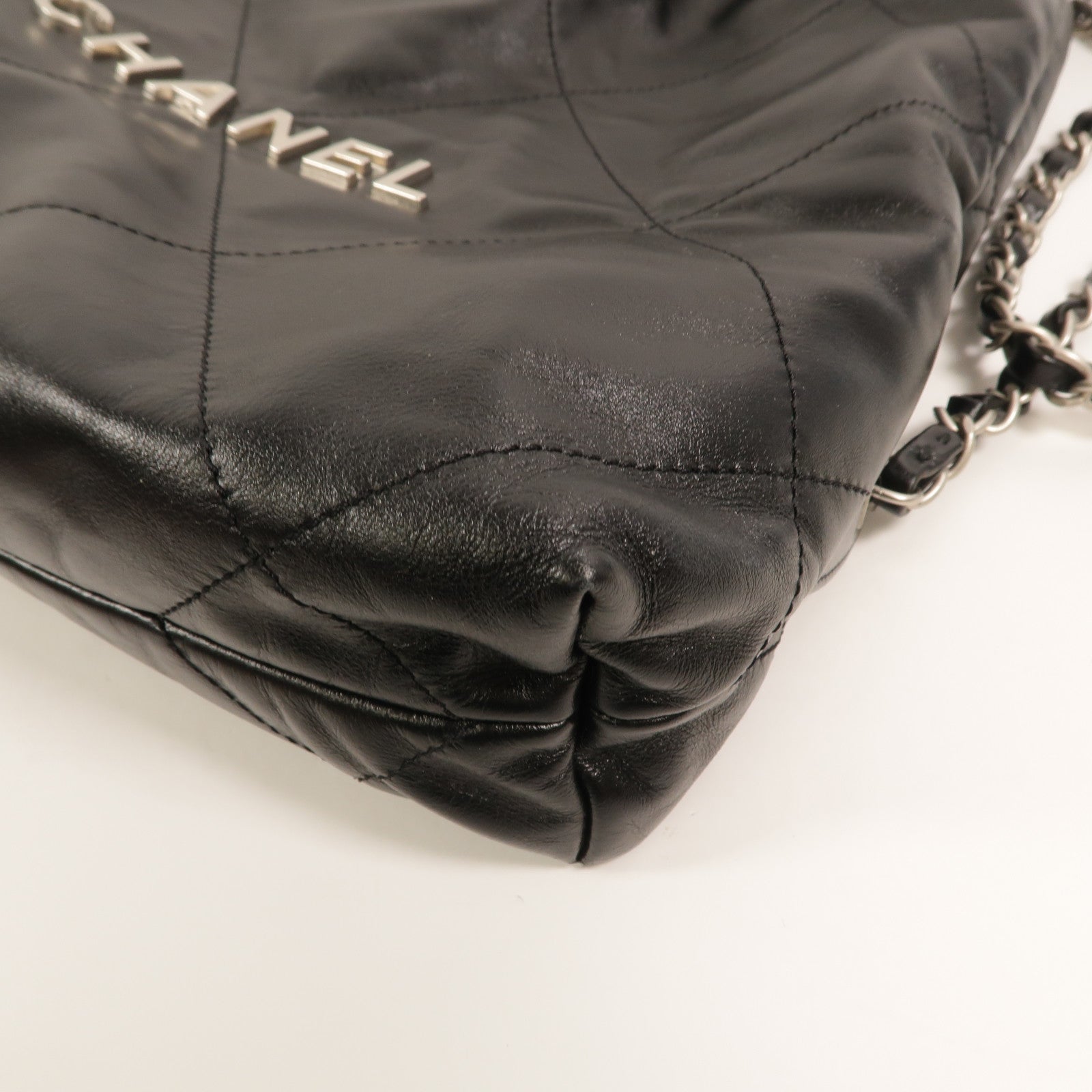 CHANEL 牛皮皮革Chanel 22 Backpack鏈帶背包