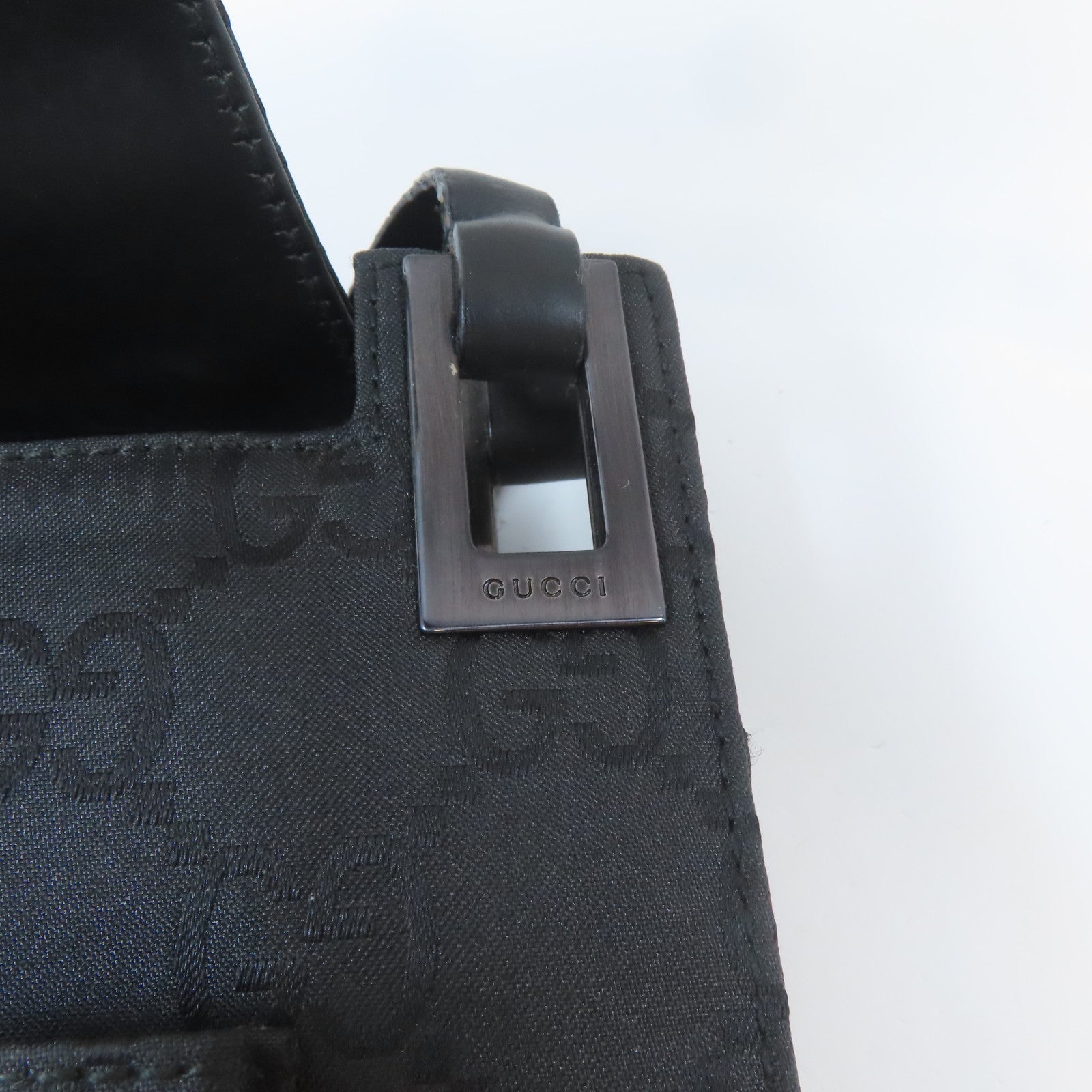 GUCCI 尼龍Shoulder Bag銀扣肩背袋黑色