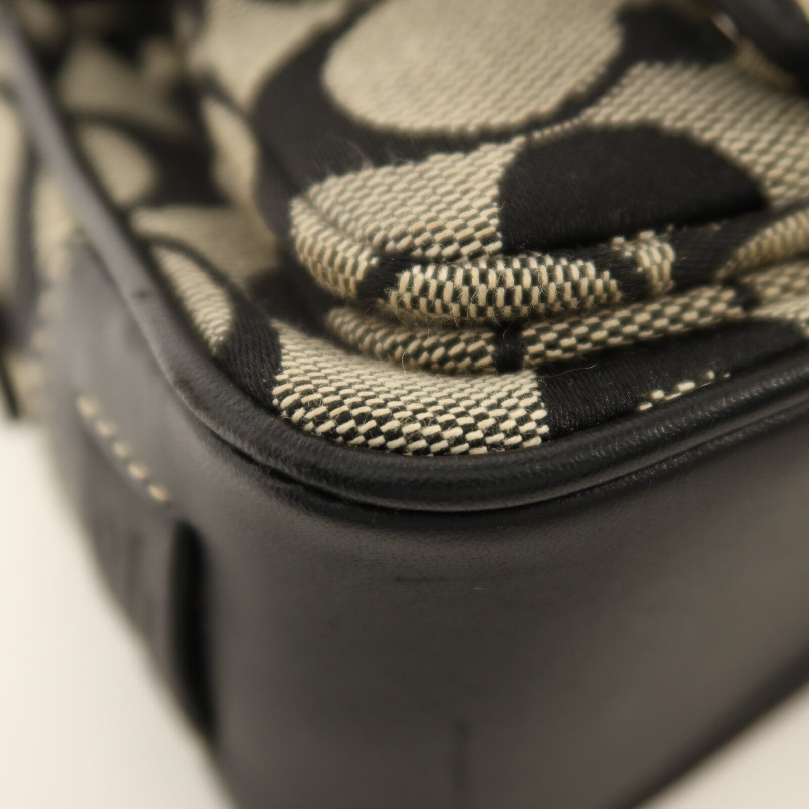 COACH 帆布Shoulder Bag銀扣肩背袋