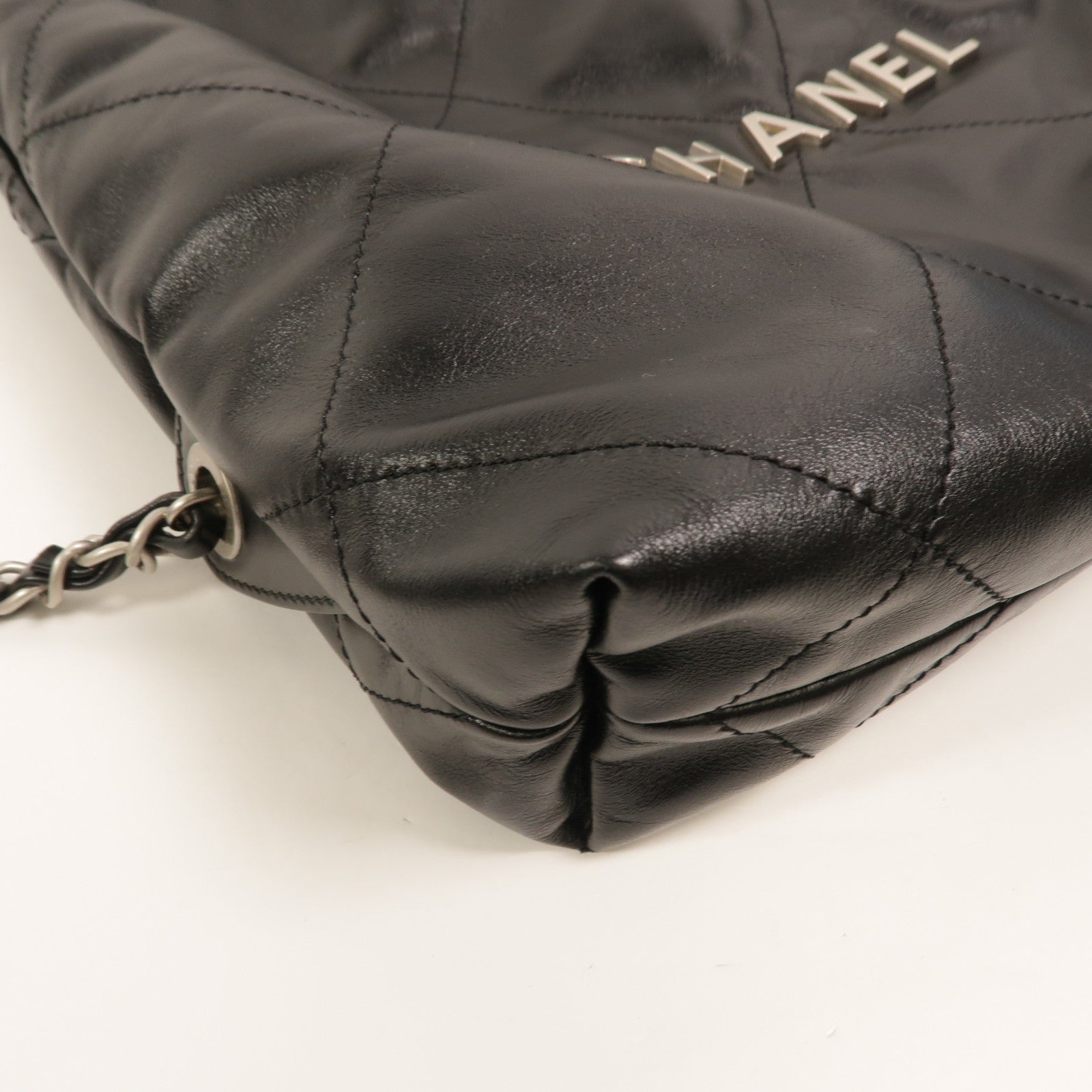 CHANEL 牛皮皮革Chanel 22 Backpack鏈帶背包