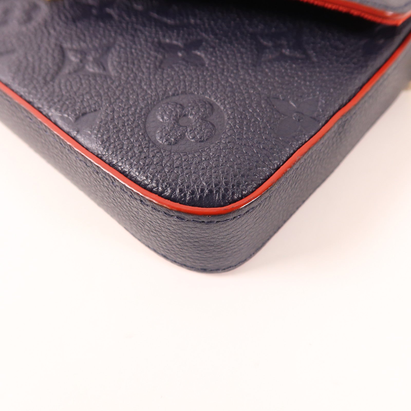 LOUIS VUITTON 【激減優惠】Monogram Empreinte Pochette Felicie金扣肩背袋