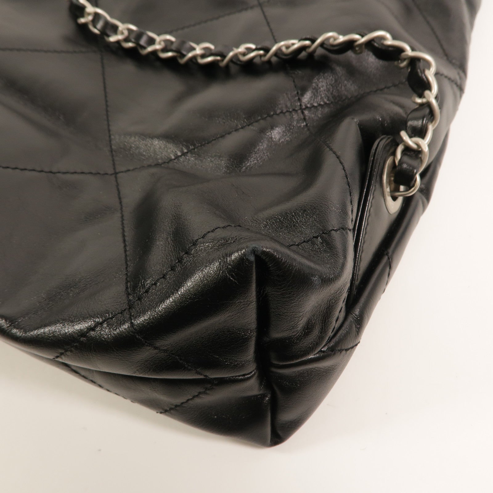 CHANEL 牛皮皮革Chanel 22 Backpack鏈帶背包