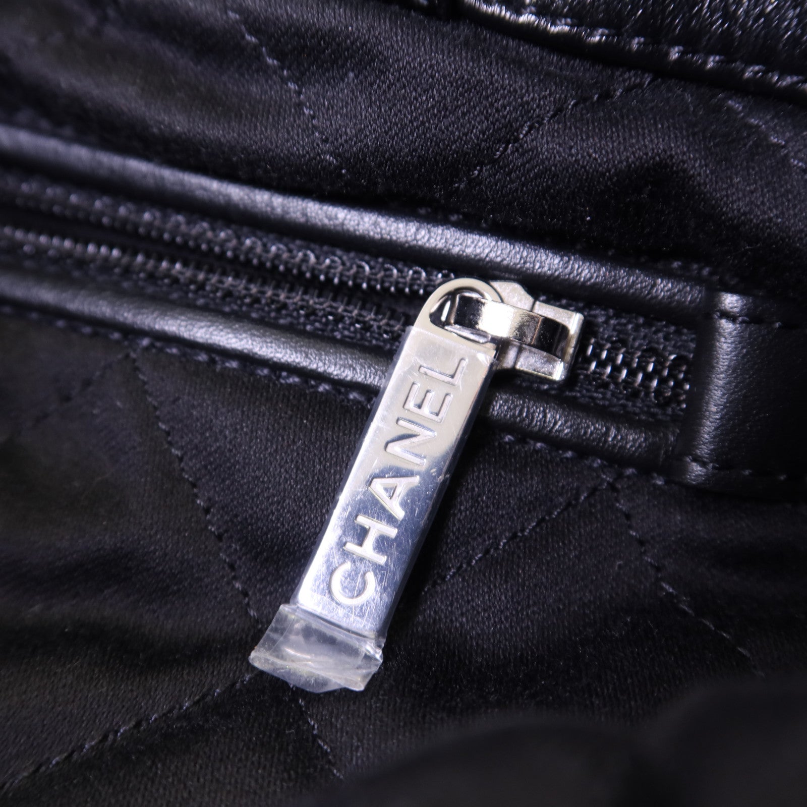 CHANEL 【激減優惠】牛皮皮革Chanel 22銀扣鏈帶背包