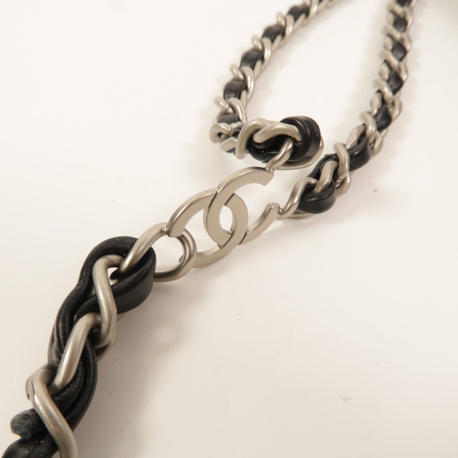 CHANEL 牛皮皮革Chanel 22 Backpack鏈帶背包