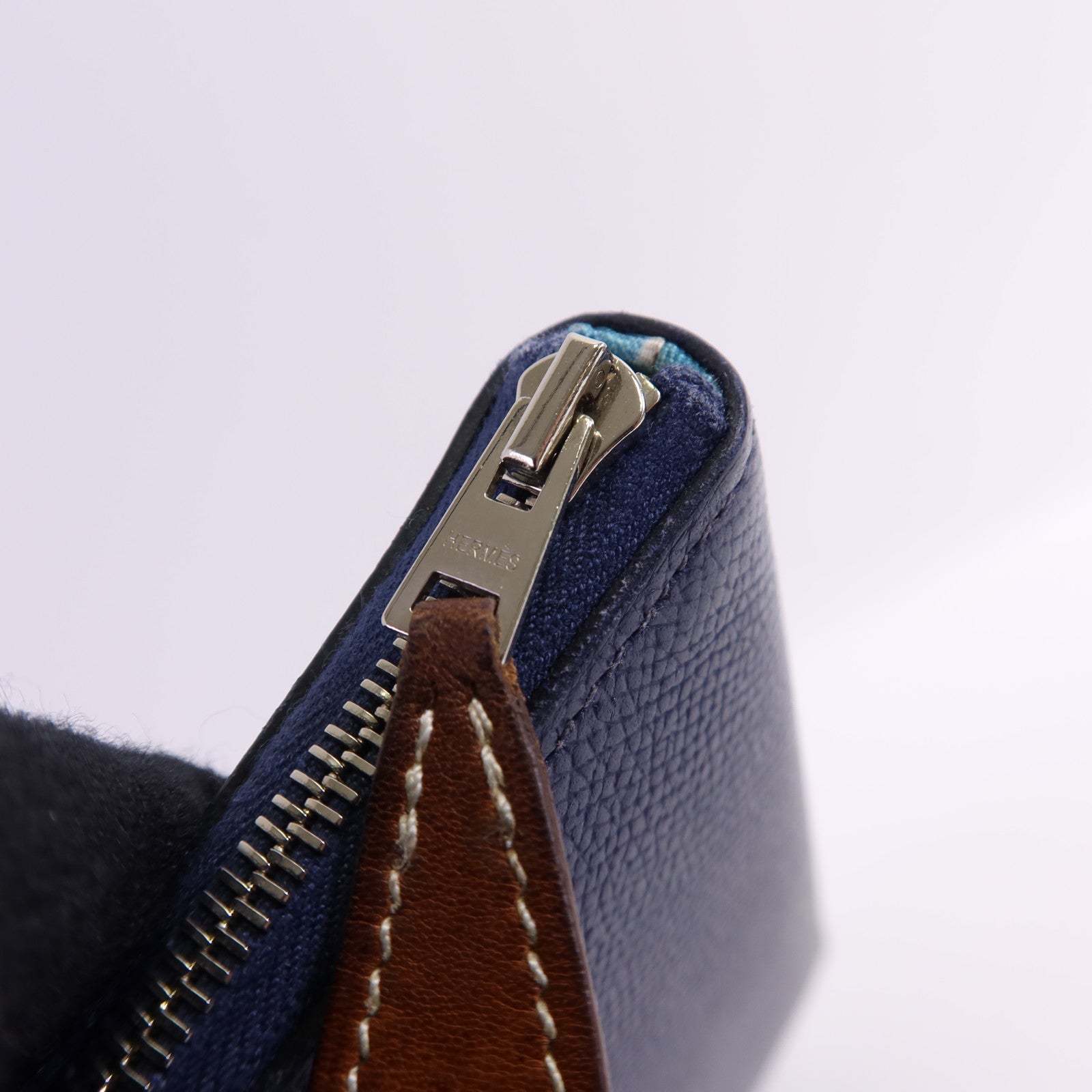 HERMES Epsom皮革Silk'In Classique Long Wallet銀扣拉鏈長錢包
