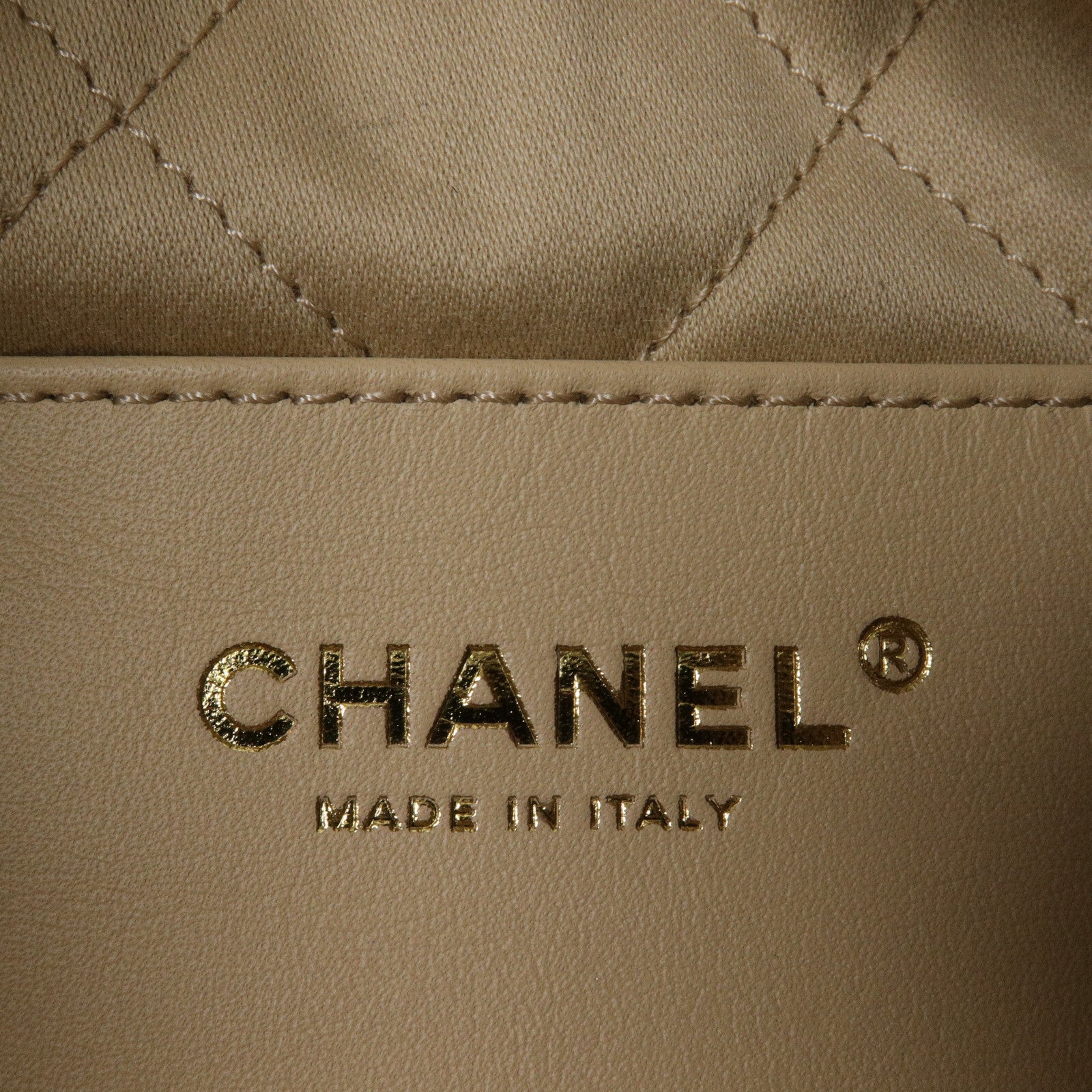 CHANEL 牛皮皮革Chanel 22 Mini鏈帶肩背袋