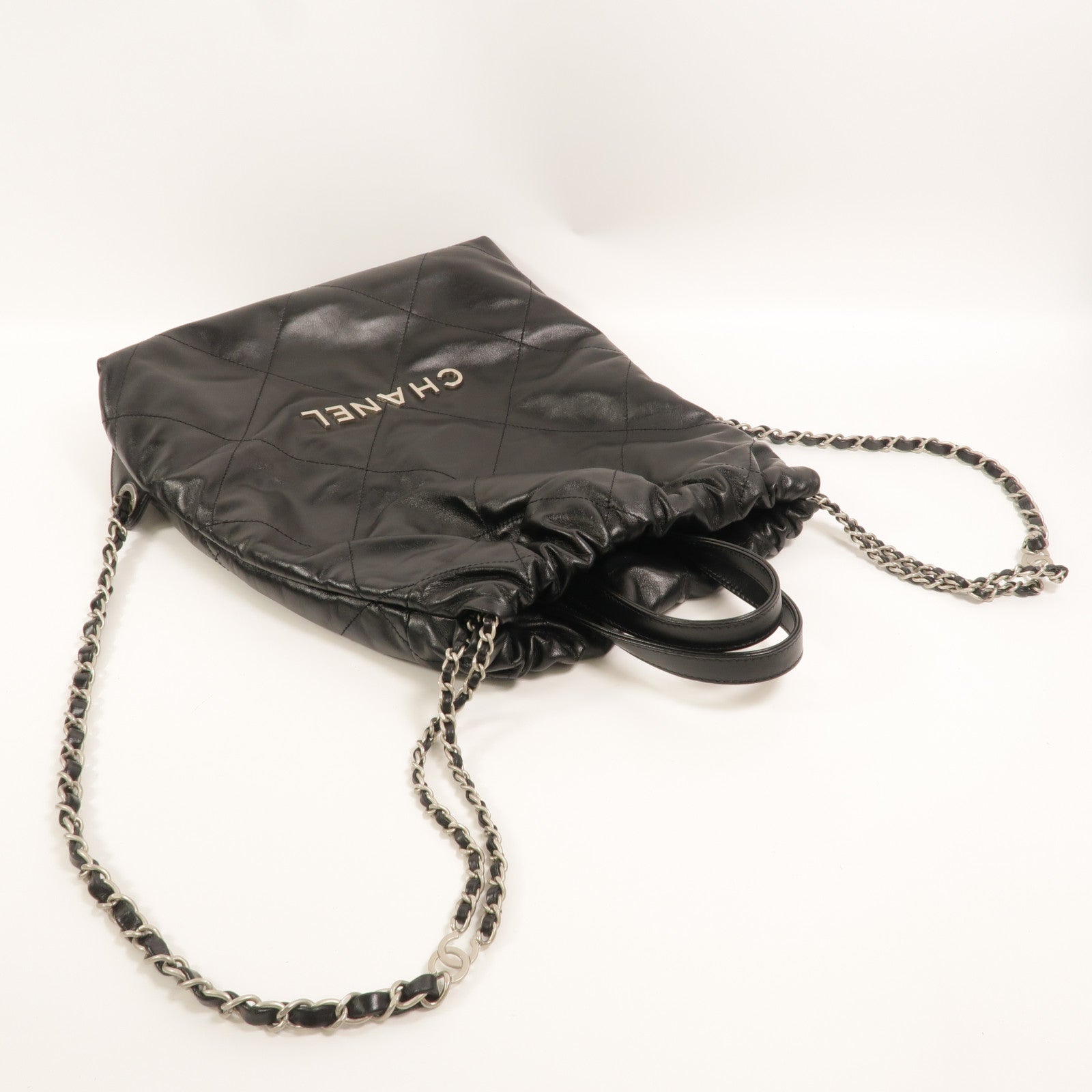 CHANEL 牛皮皮革Chanel 22 Backpack鏈帶背包