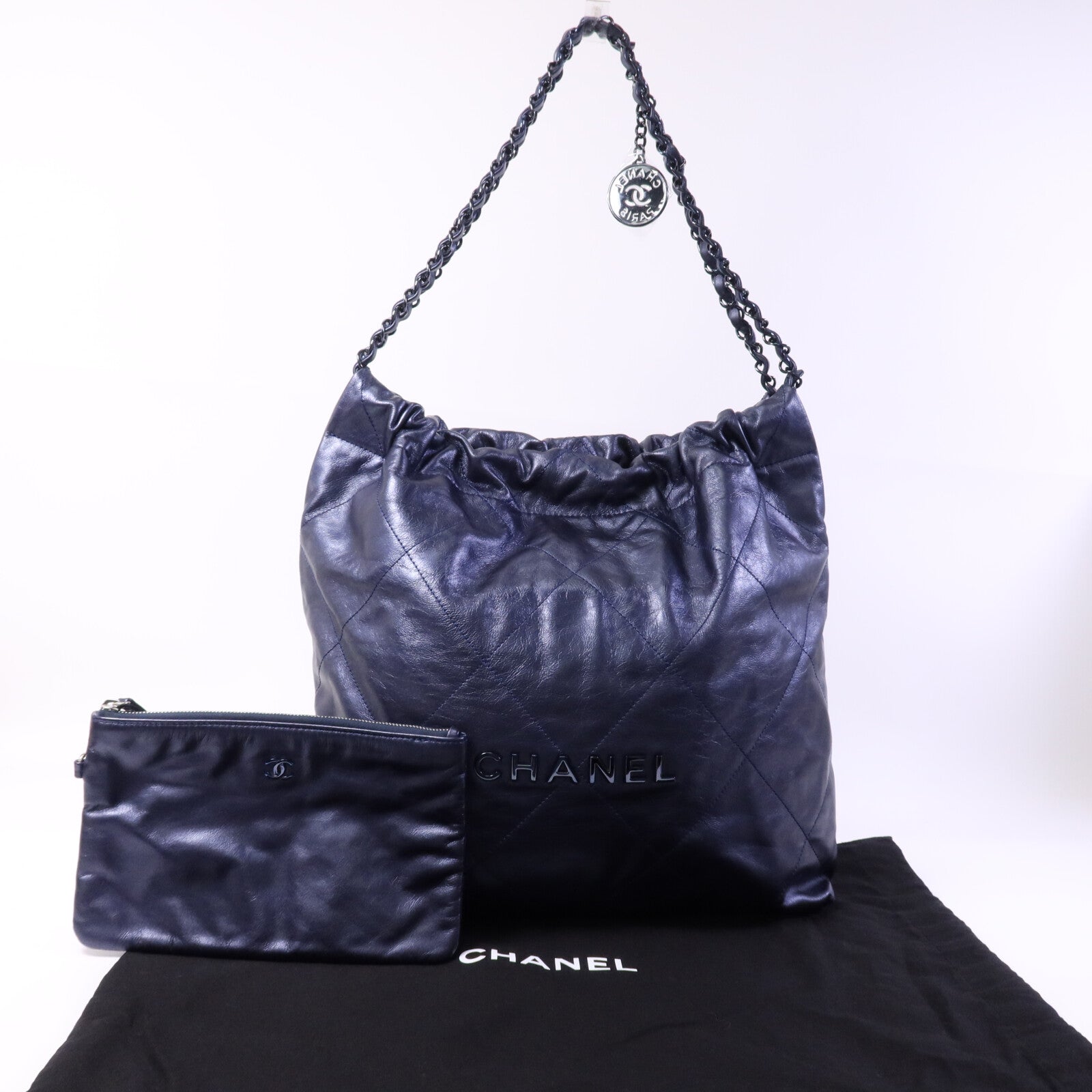 CHANEL 牛皮皮革Chanel 22 Medium銀扣鏈帶肩背袋